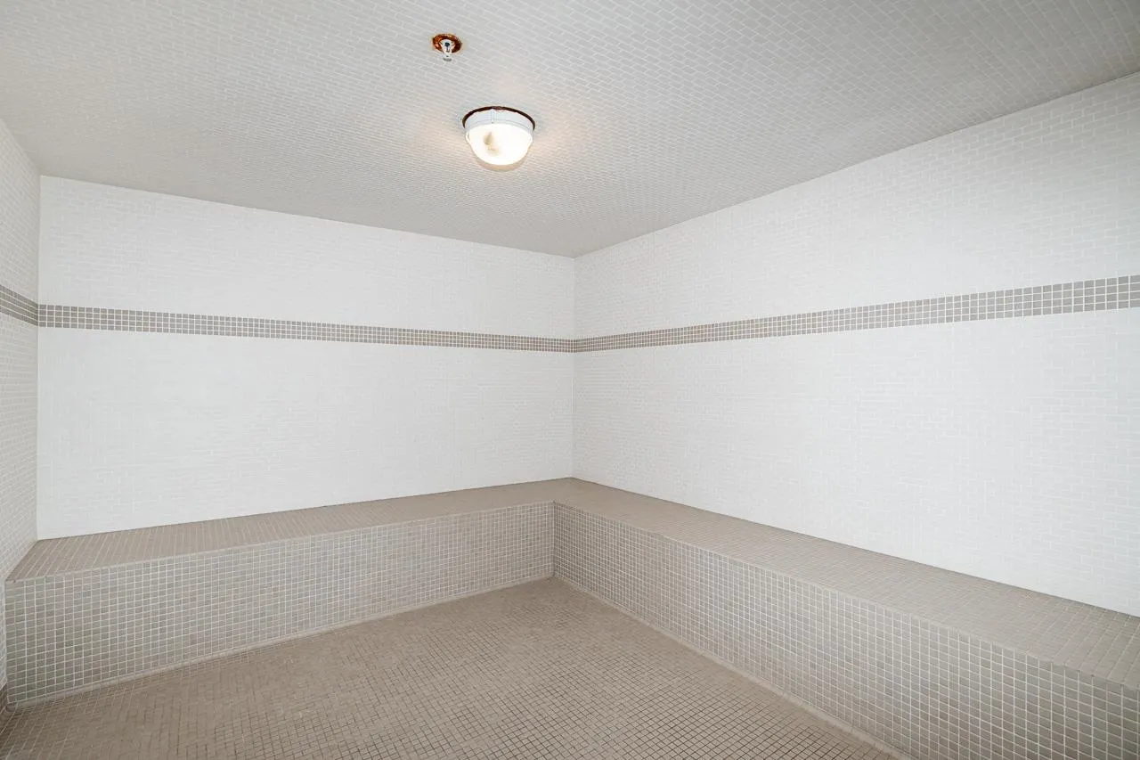 306 4400 Buchanan Street