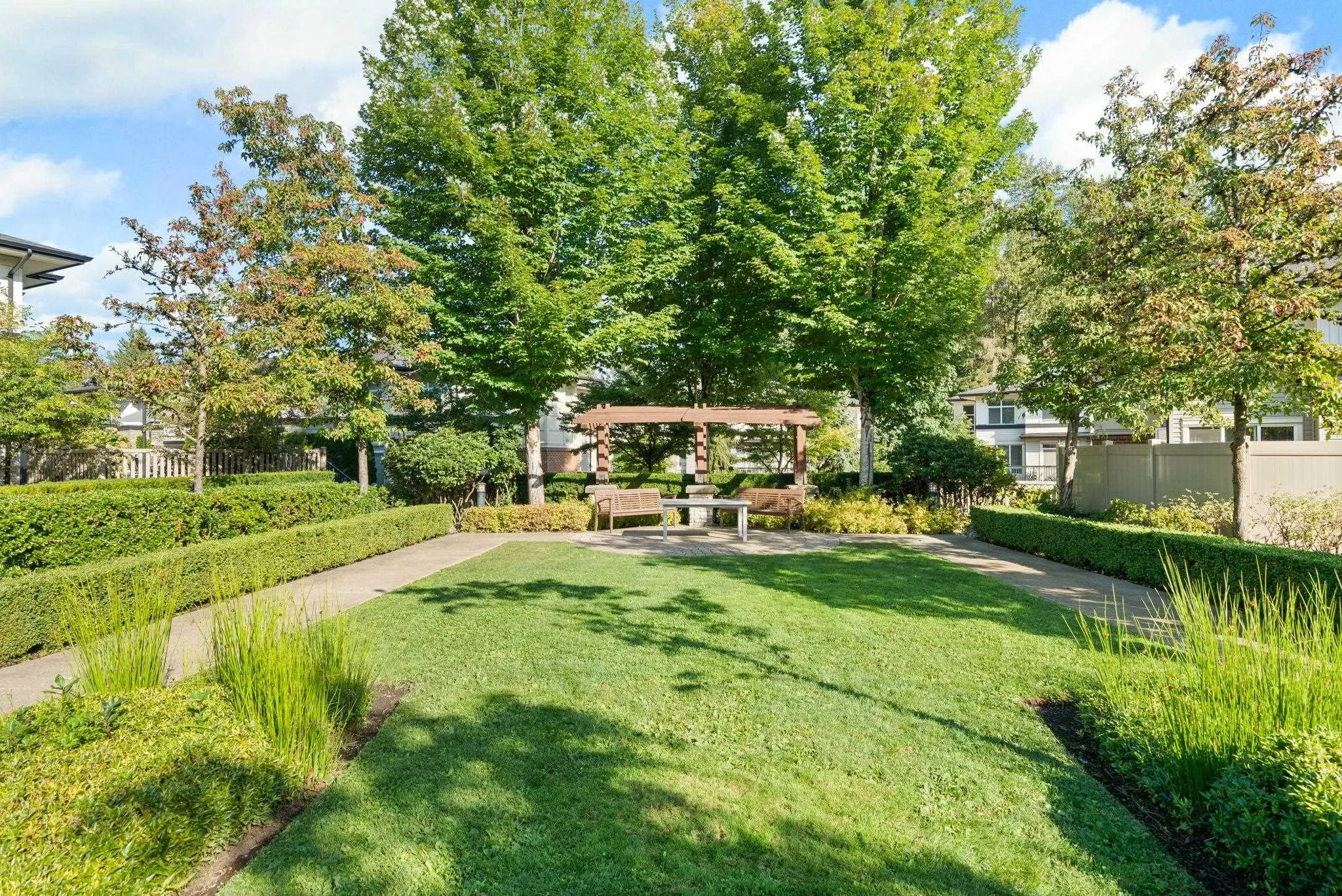 2101 3093 Windsor Gate