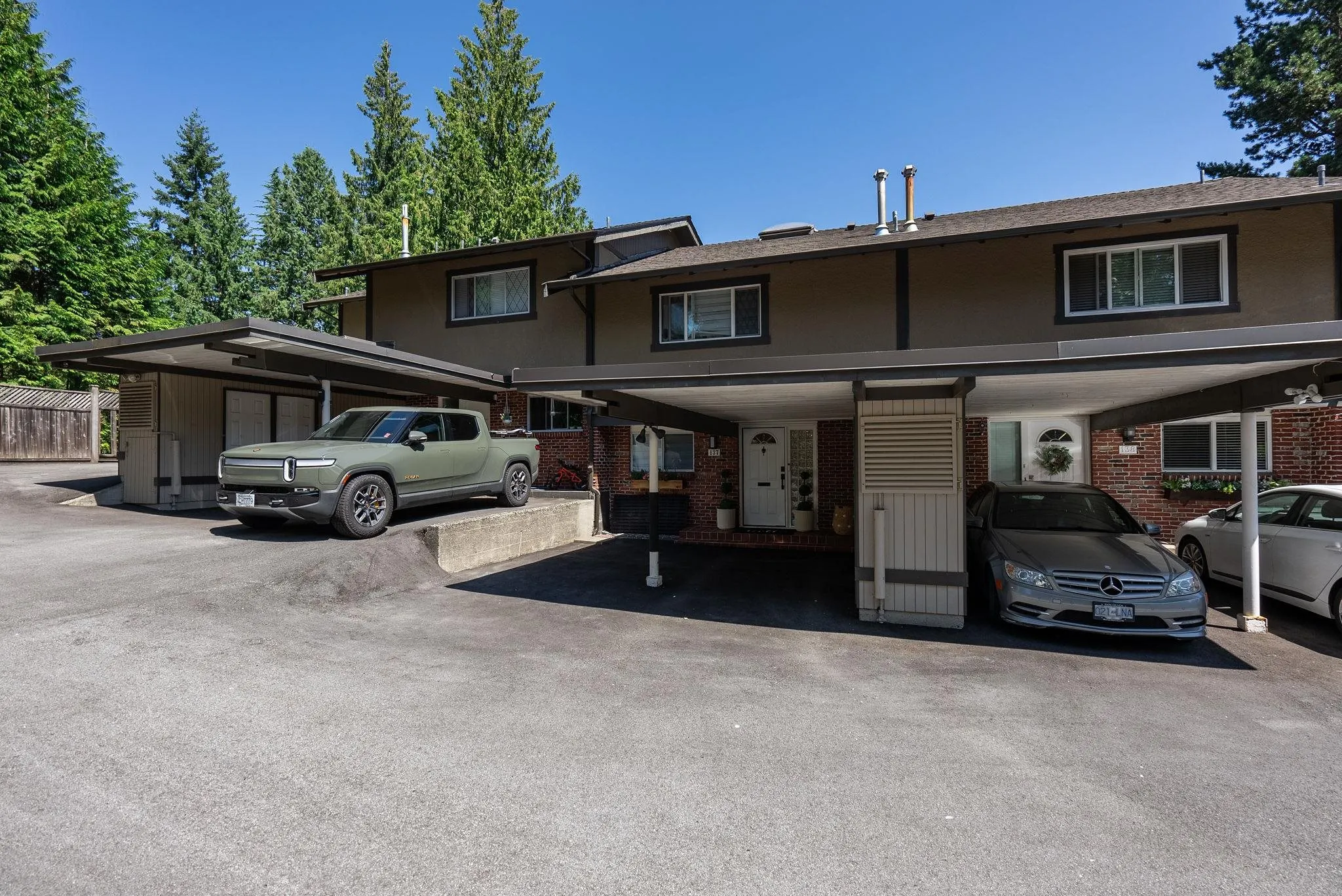 137 3300 Capilano Road