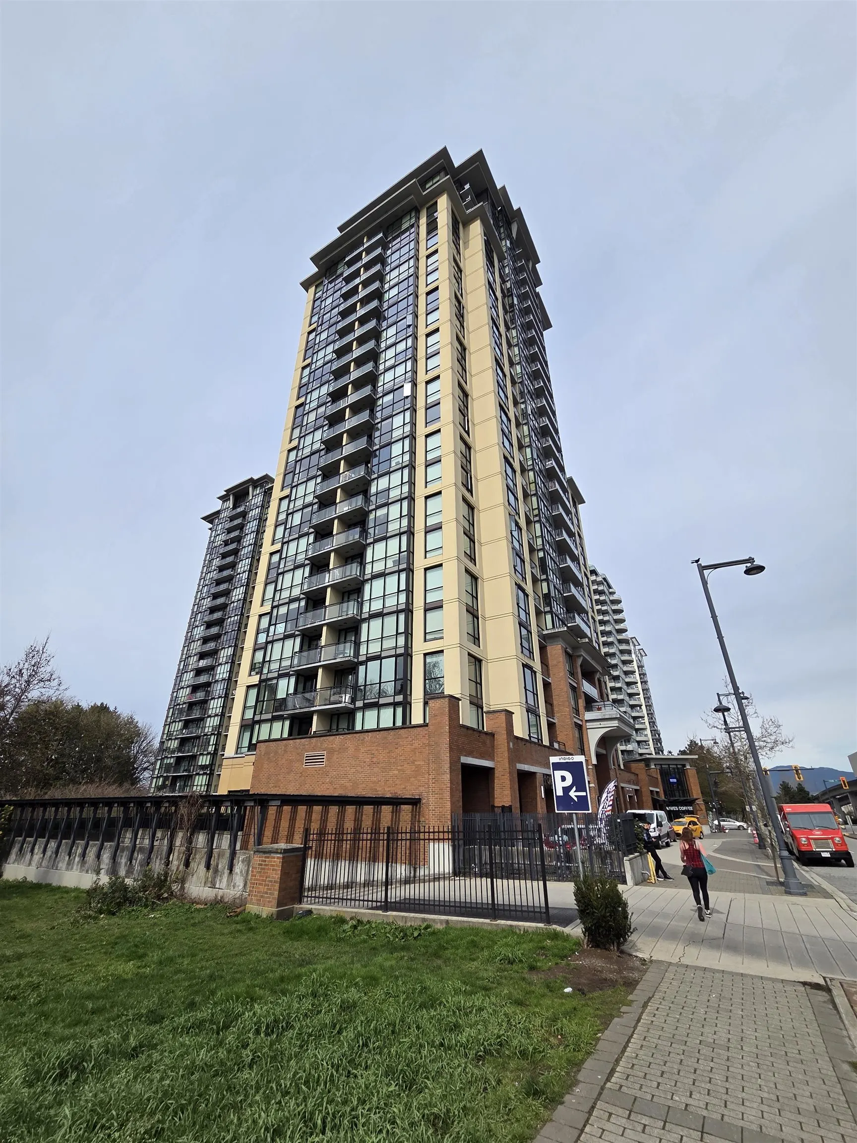 1106 10777 University Drive