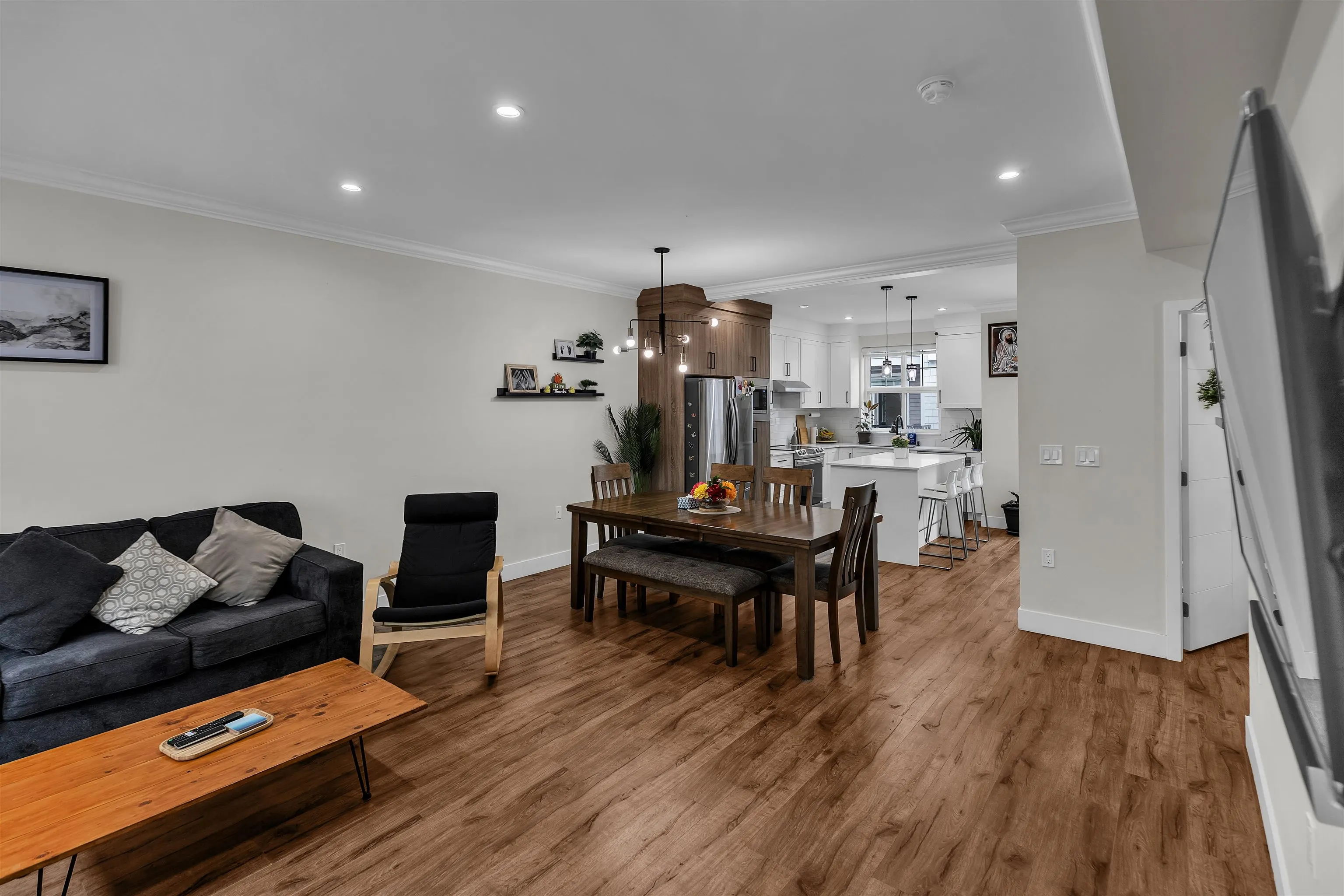 11 2033 Mckenzie Road