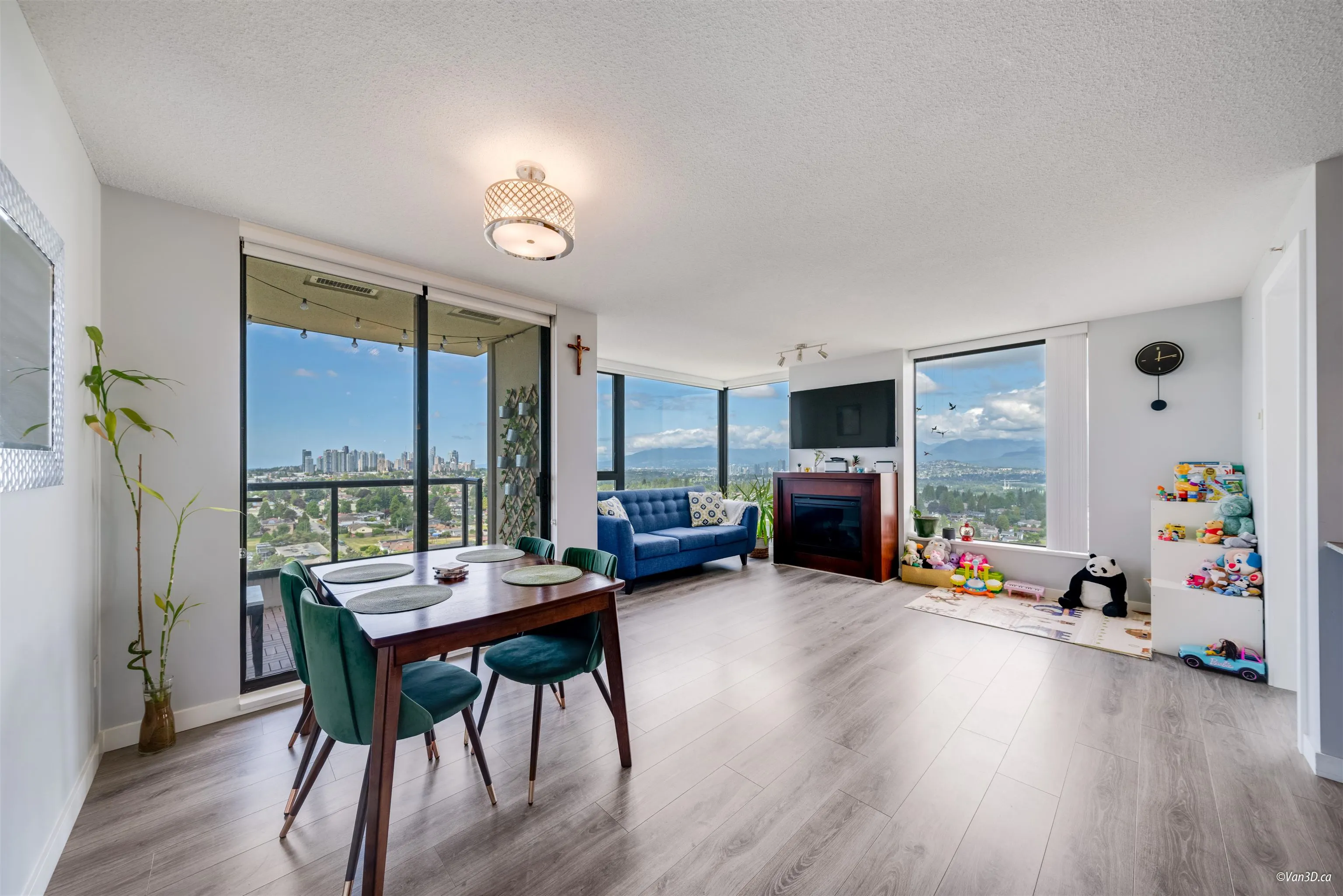 2303 7088 Salisbury Avenue