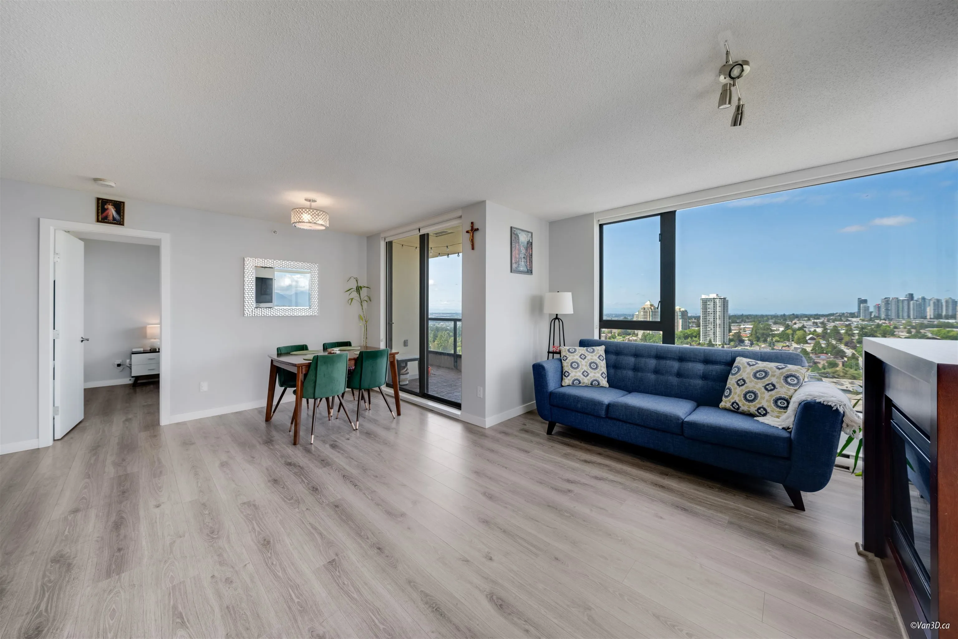 2303 7088 Salisbury Avenue