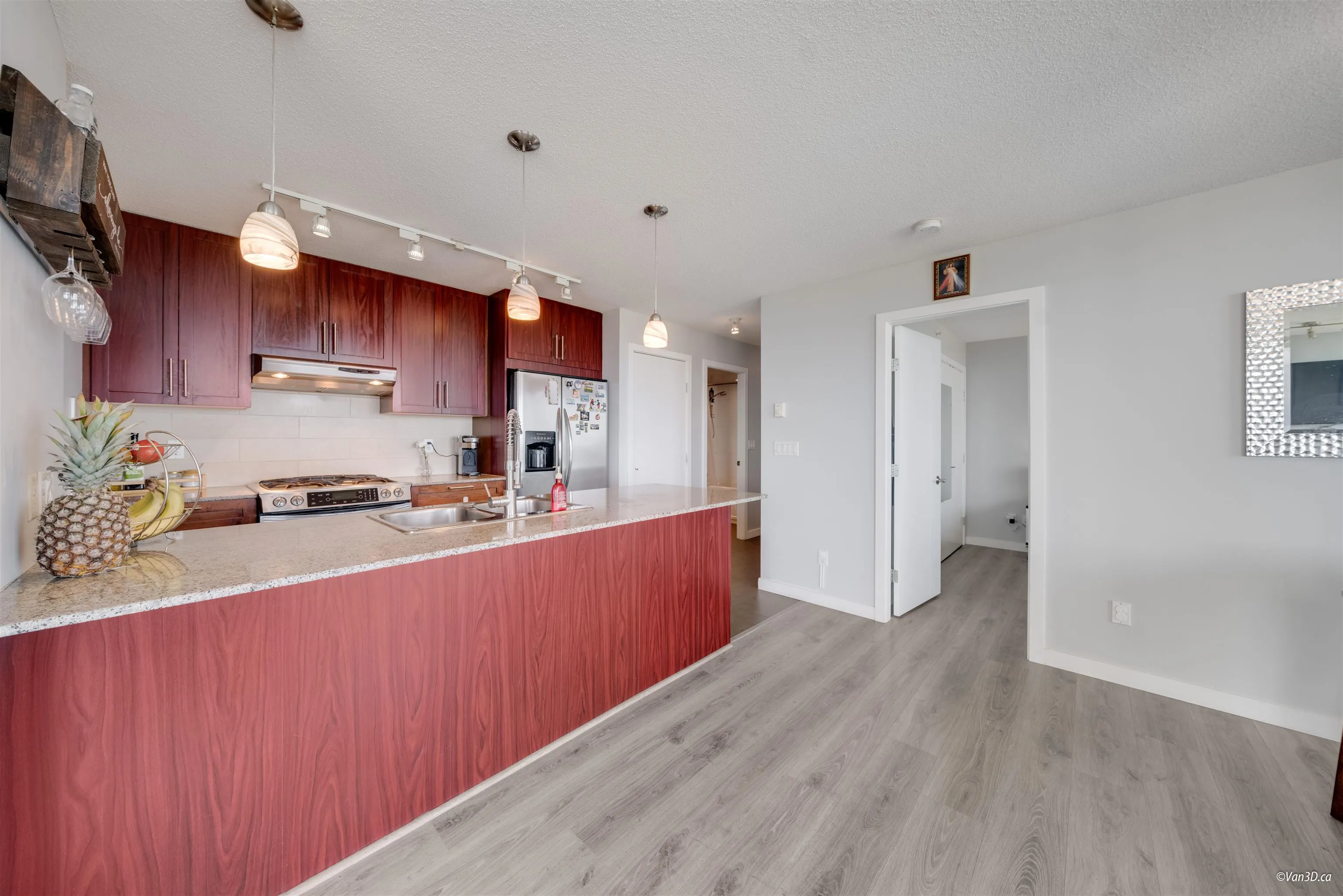 2303 7088 Salisbury Avenue