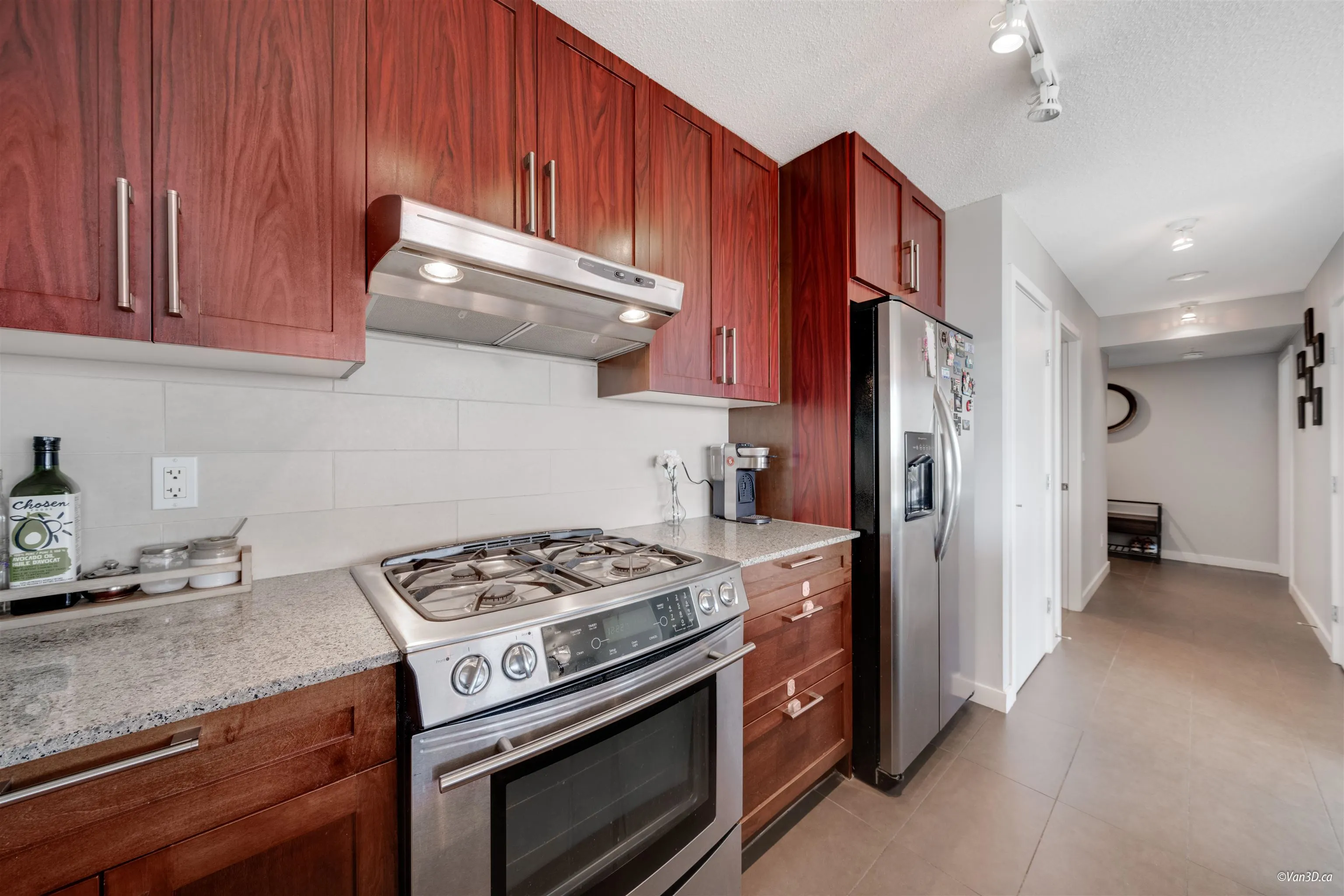 2303 7088 Salisbury Avenue