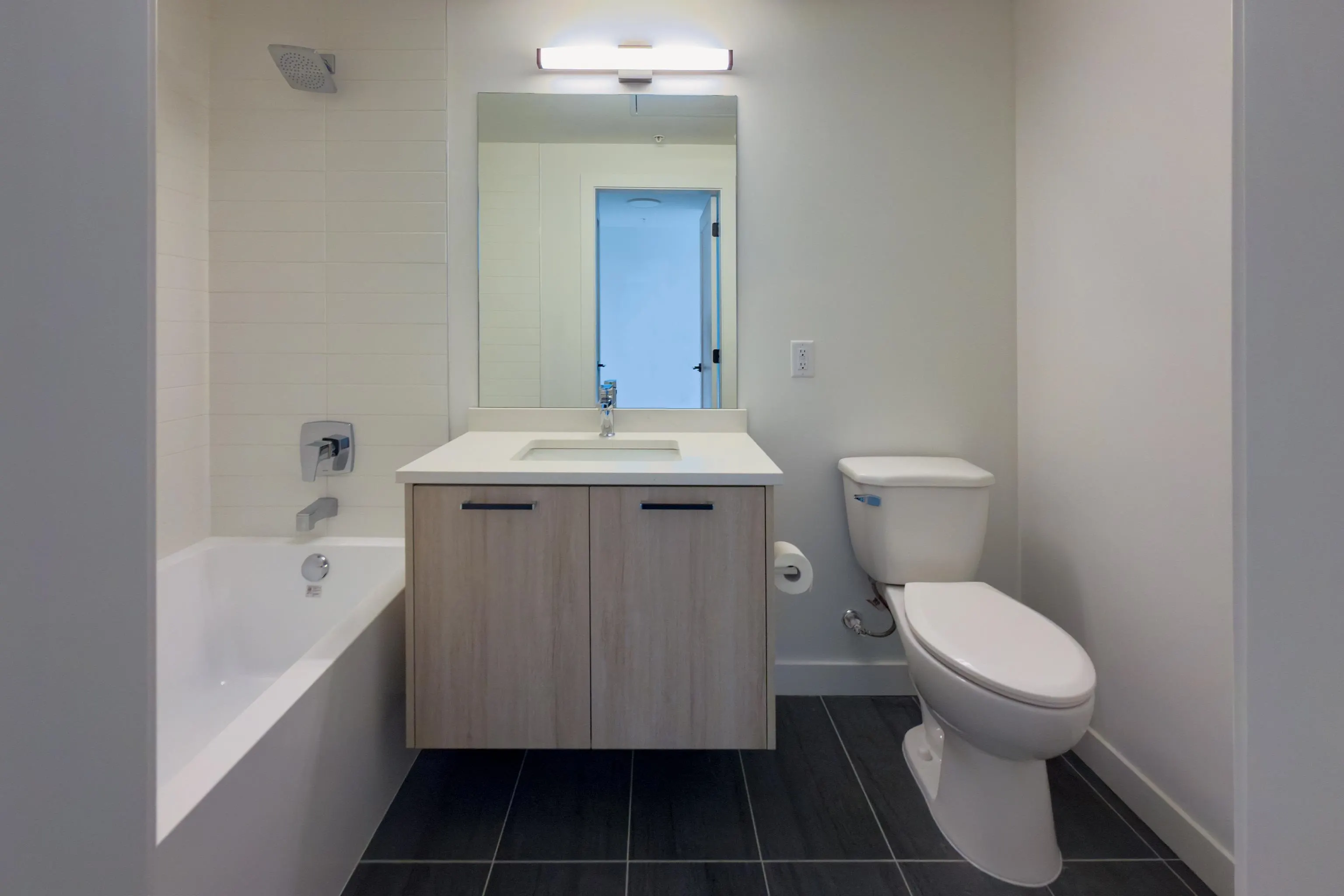 406 2002 St. George Street