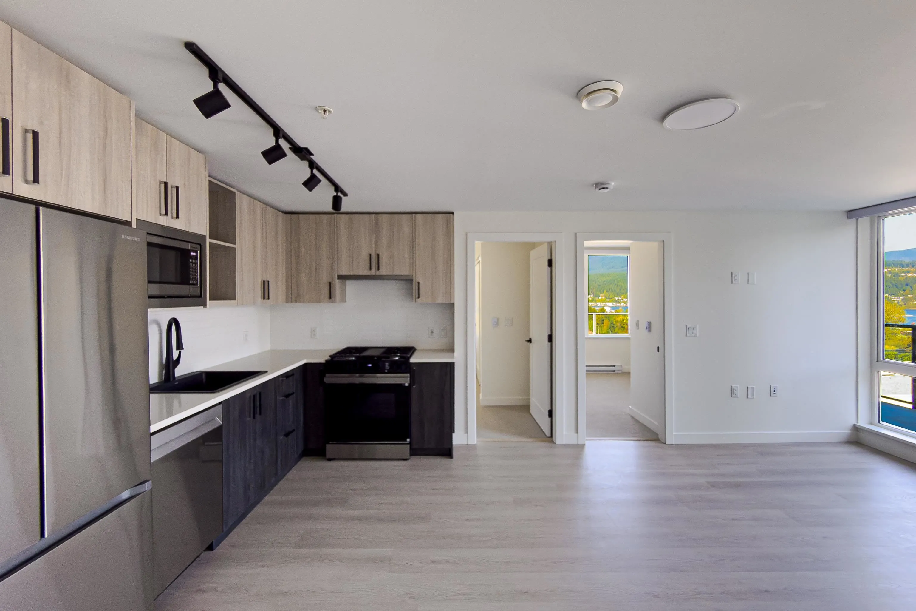 406 2002 St. George Street