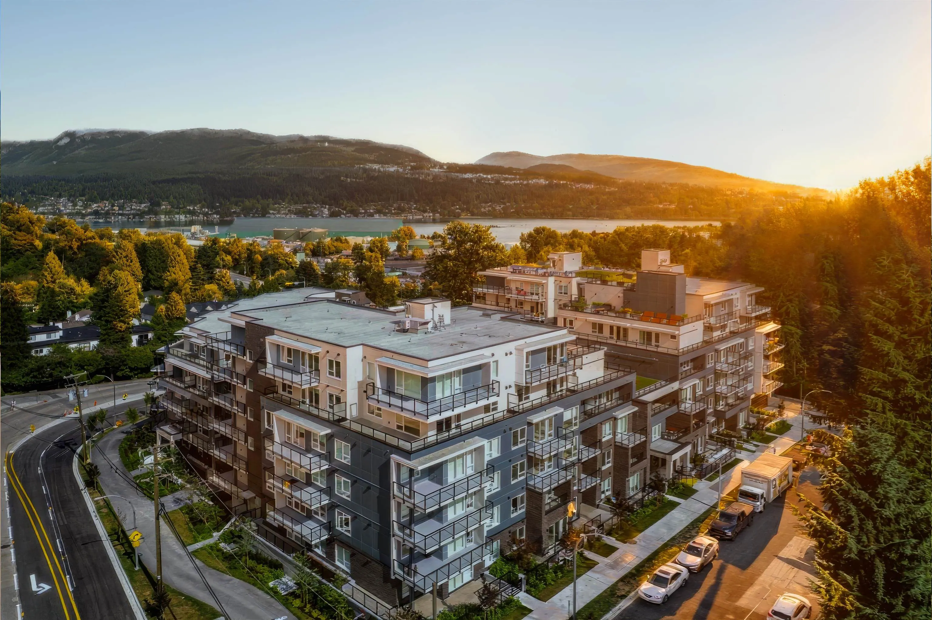 406 2002 St. George Street