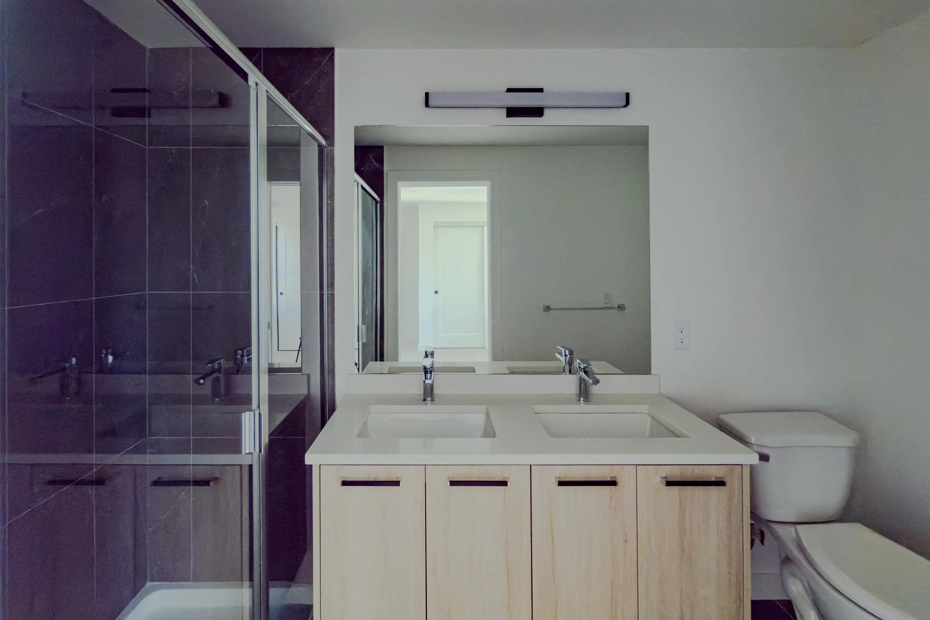 406 2002 St. George Street