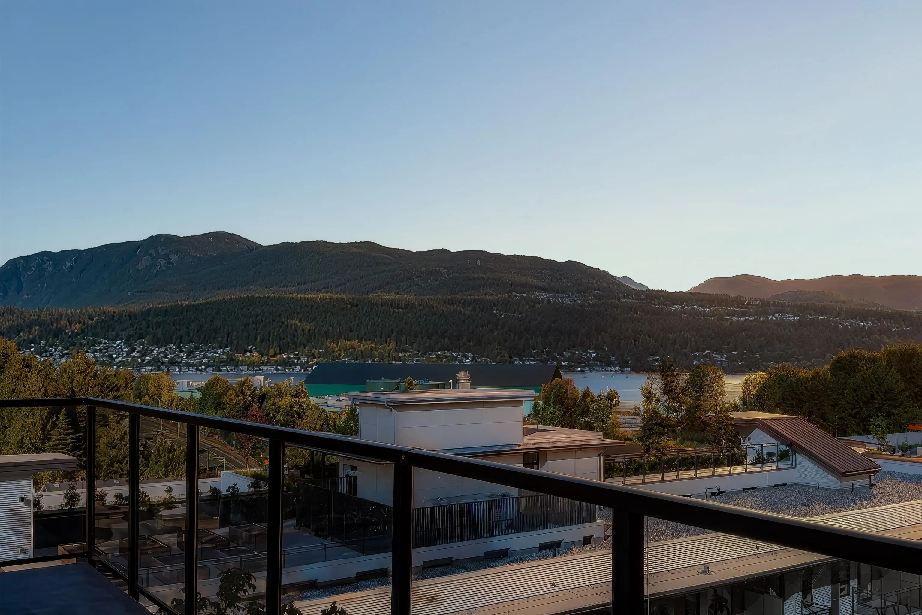 406 2002 St. George Street