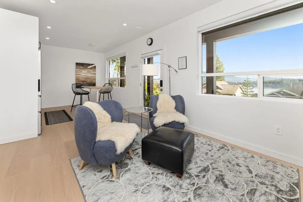 502 Spyglass Place