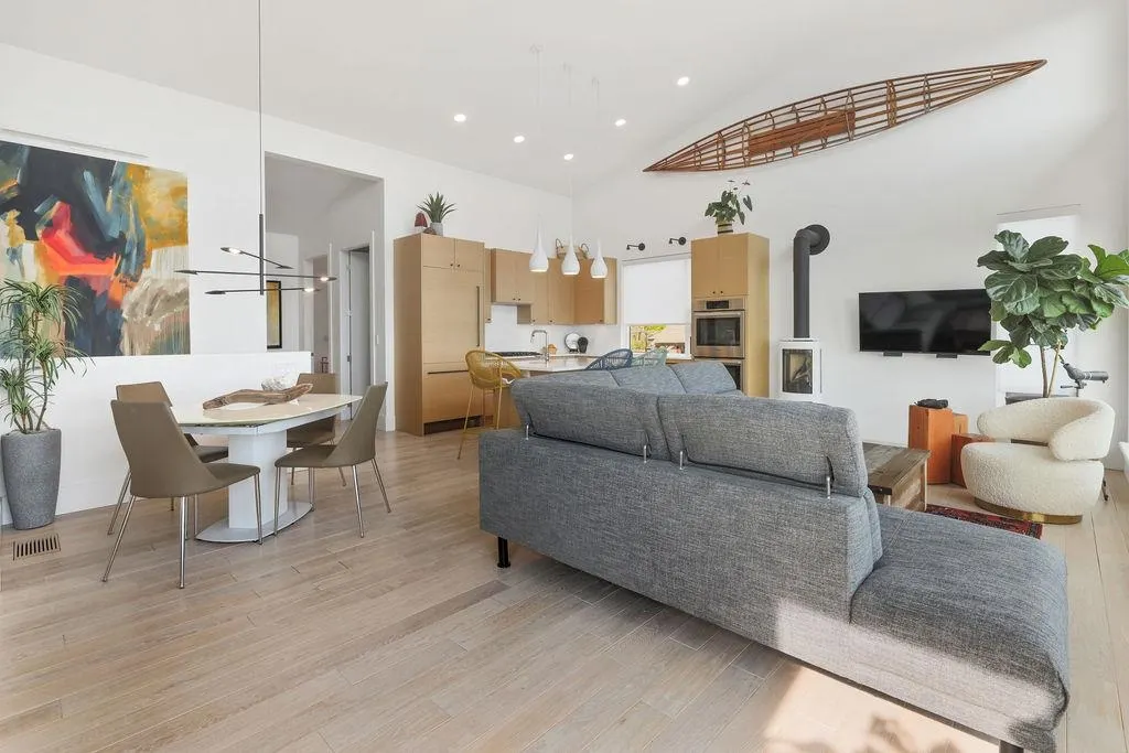 502 Spyglass Place