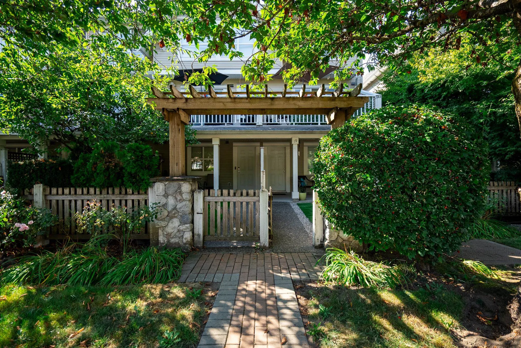 19 6415 197 Street