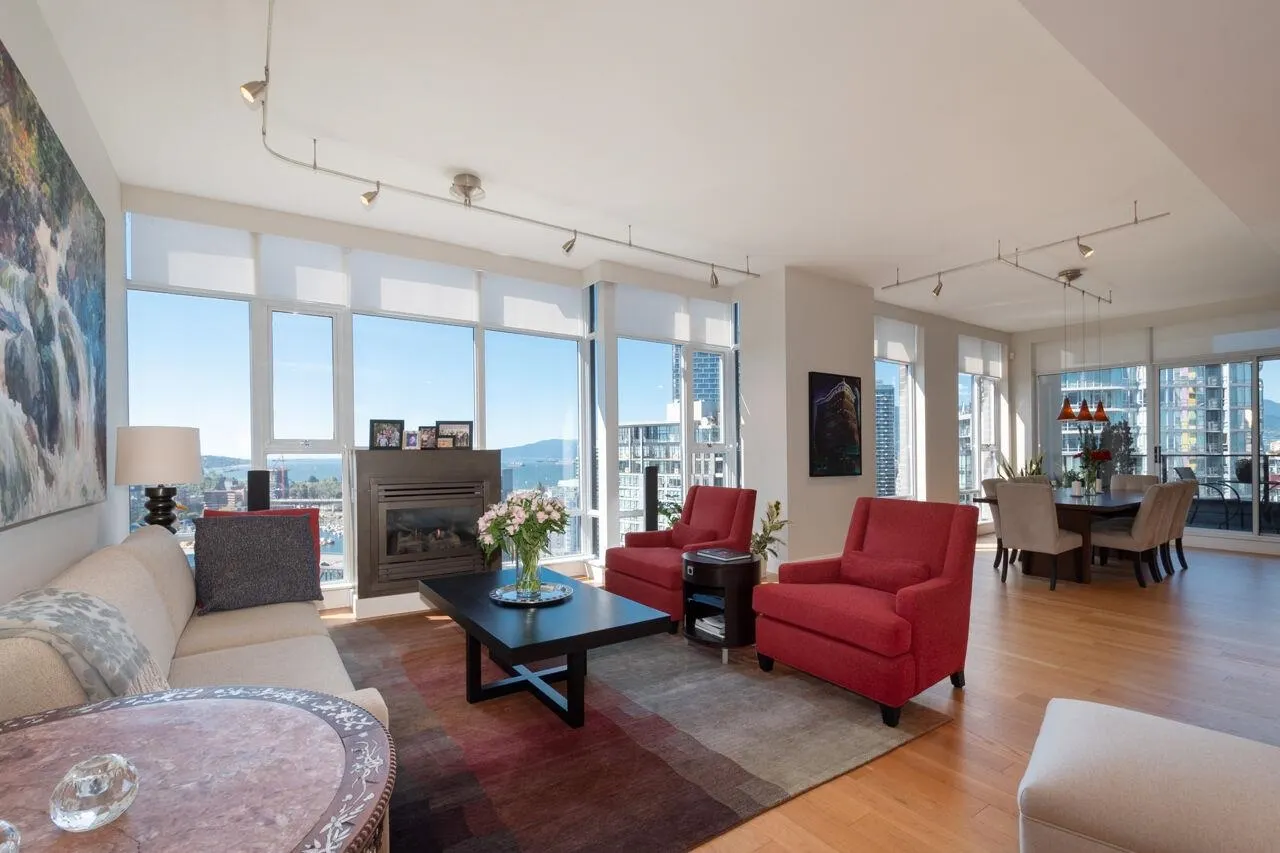 3503 455 Beach Crescent
