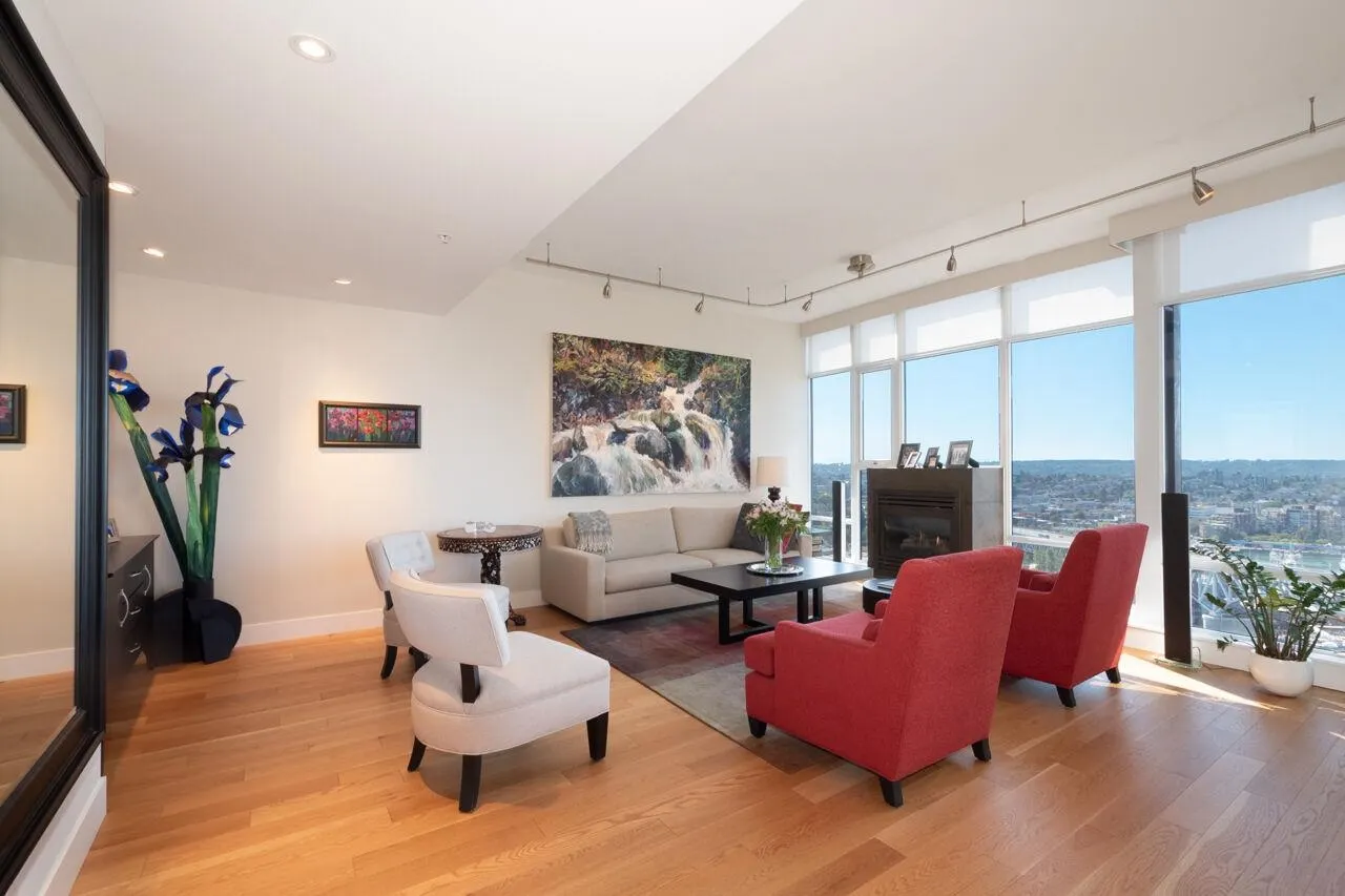 3503 455 Beach Crescent