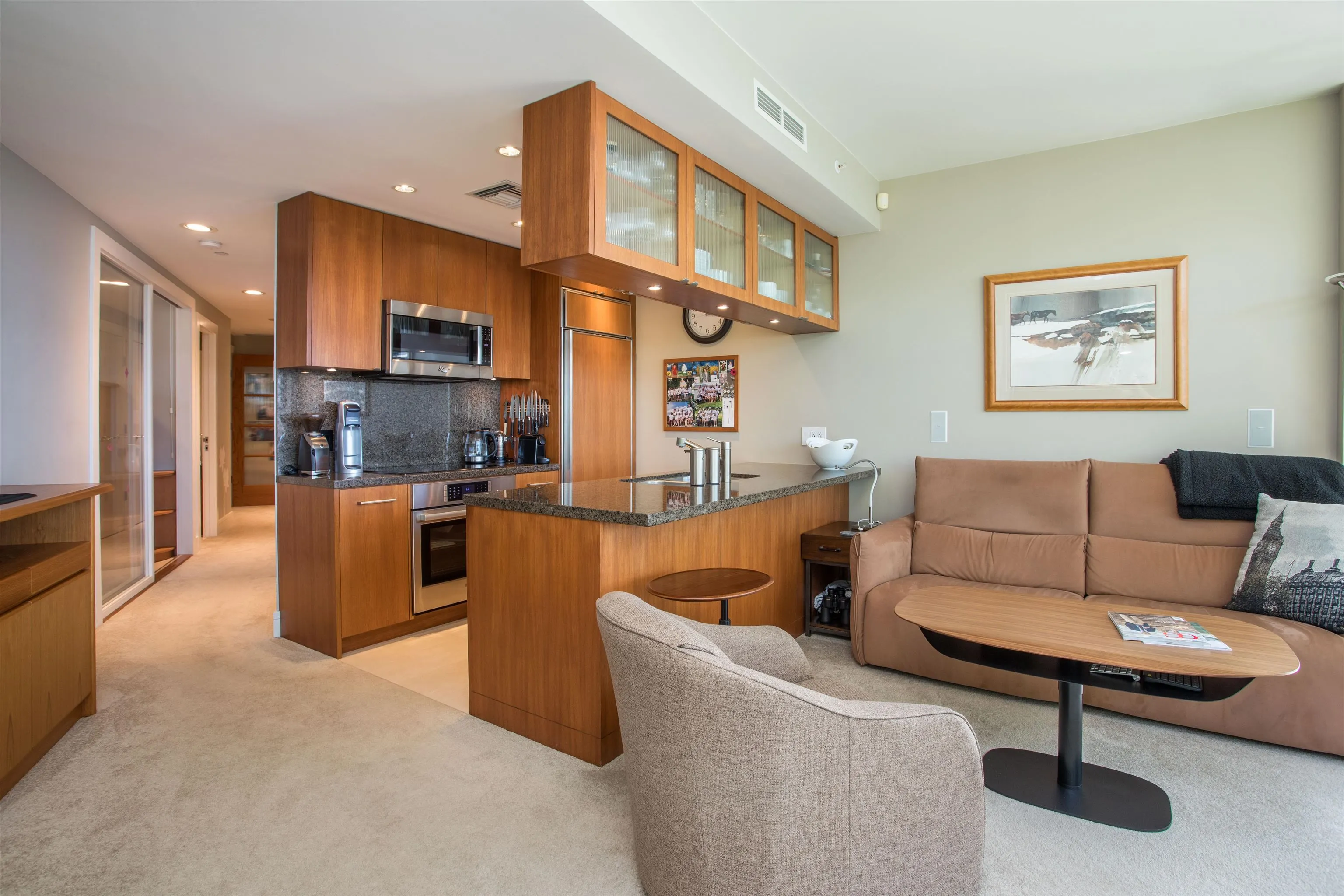 605 628 Kinghorne Mews