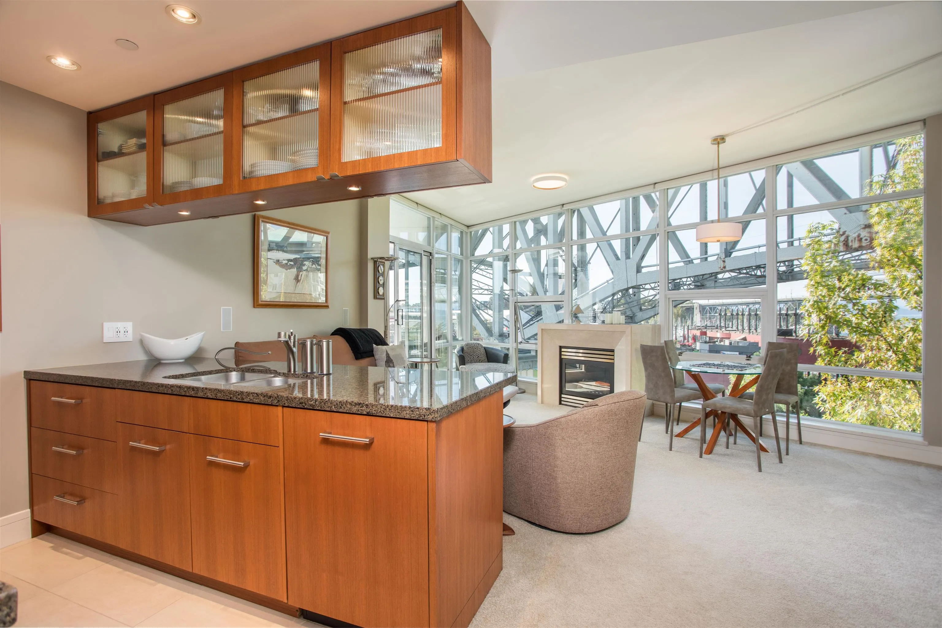 605 628 Kinghorne Mews