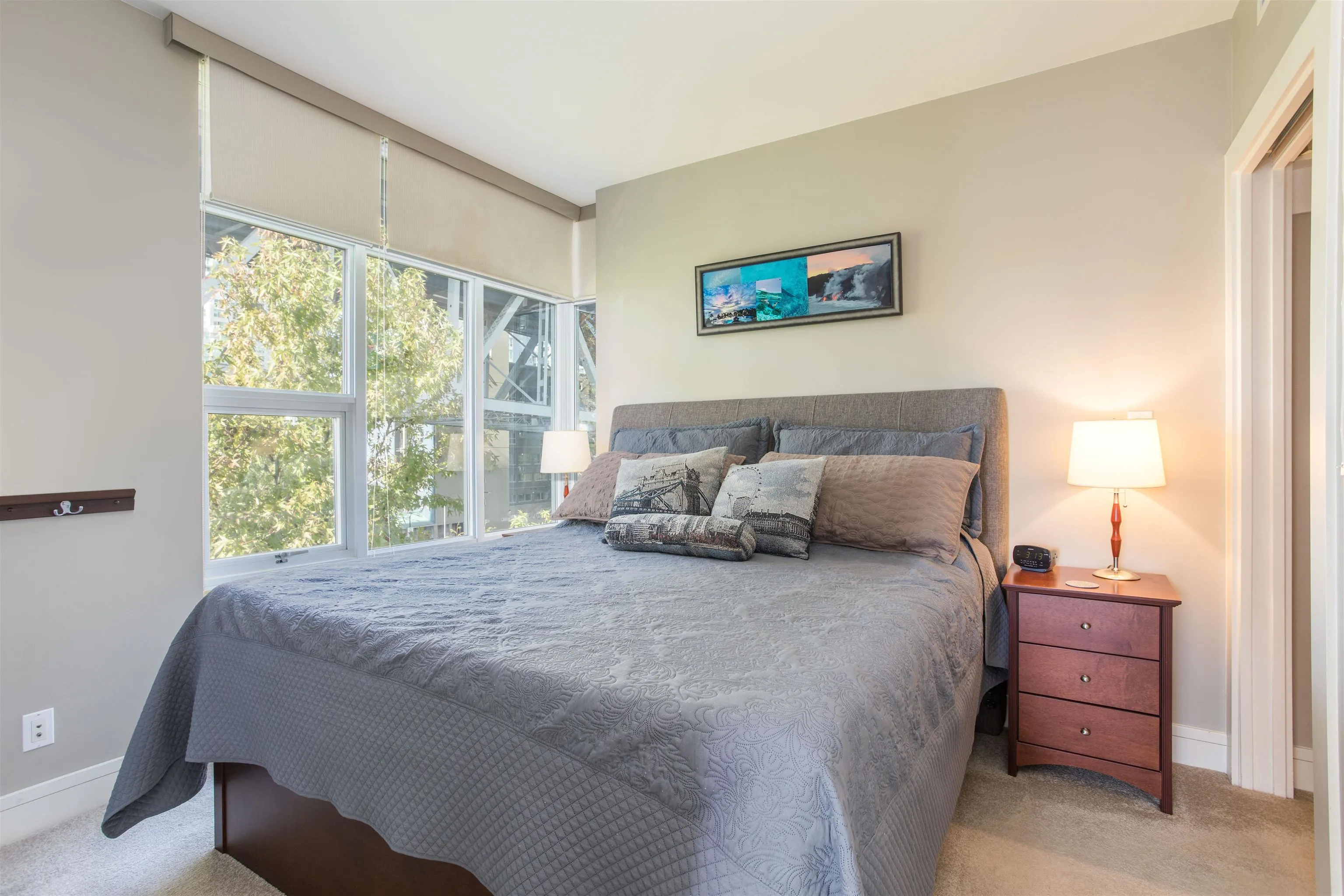 605 628 Kinghorne Mews