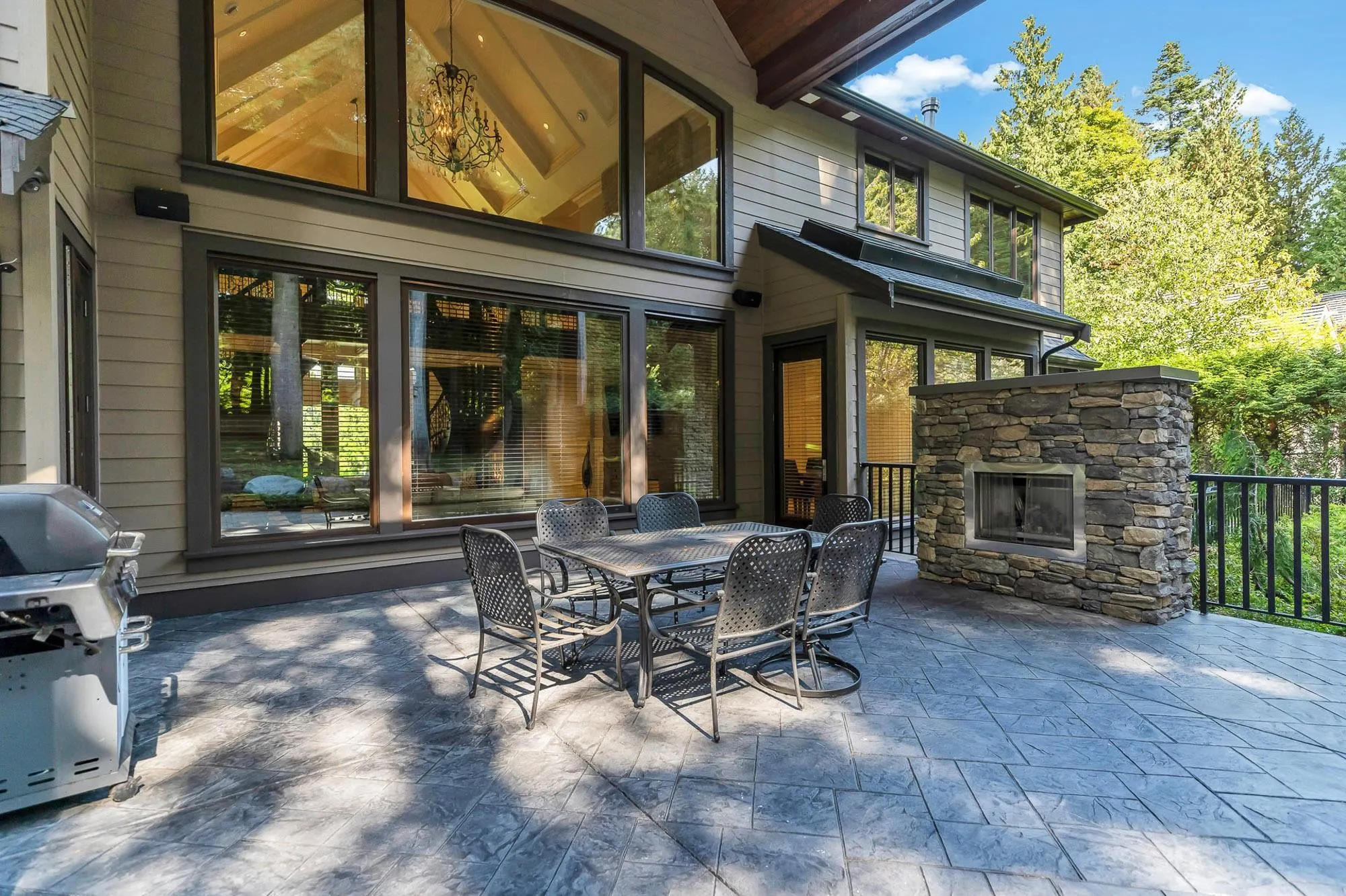 13288 Woodcrest Drive