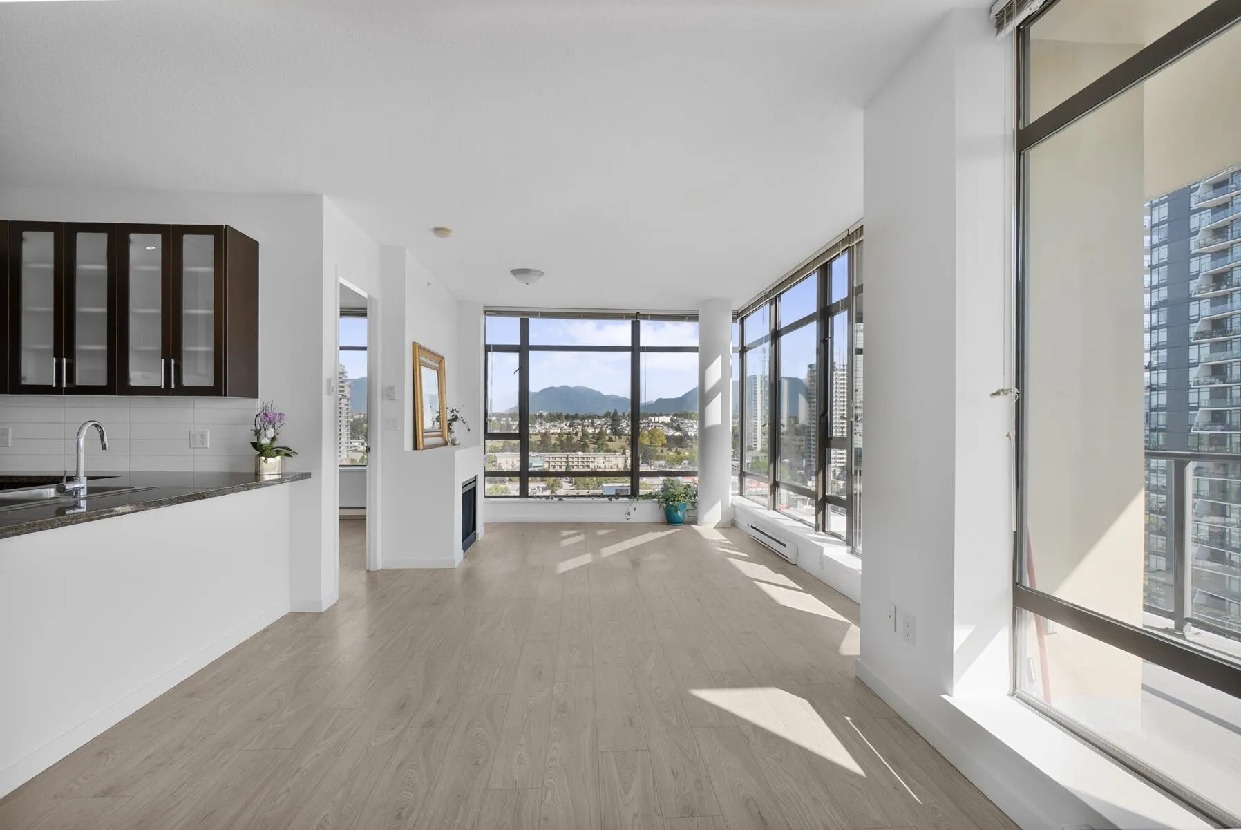 1903 4250 Dawson Street