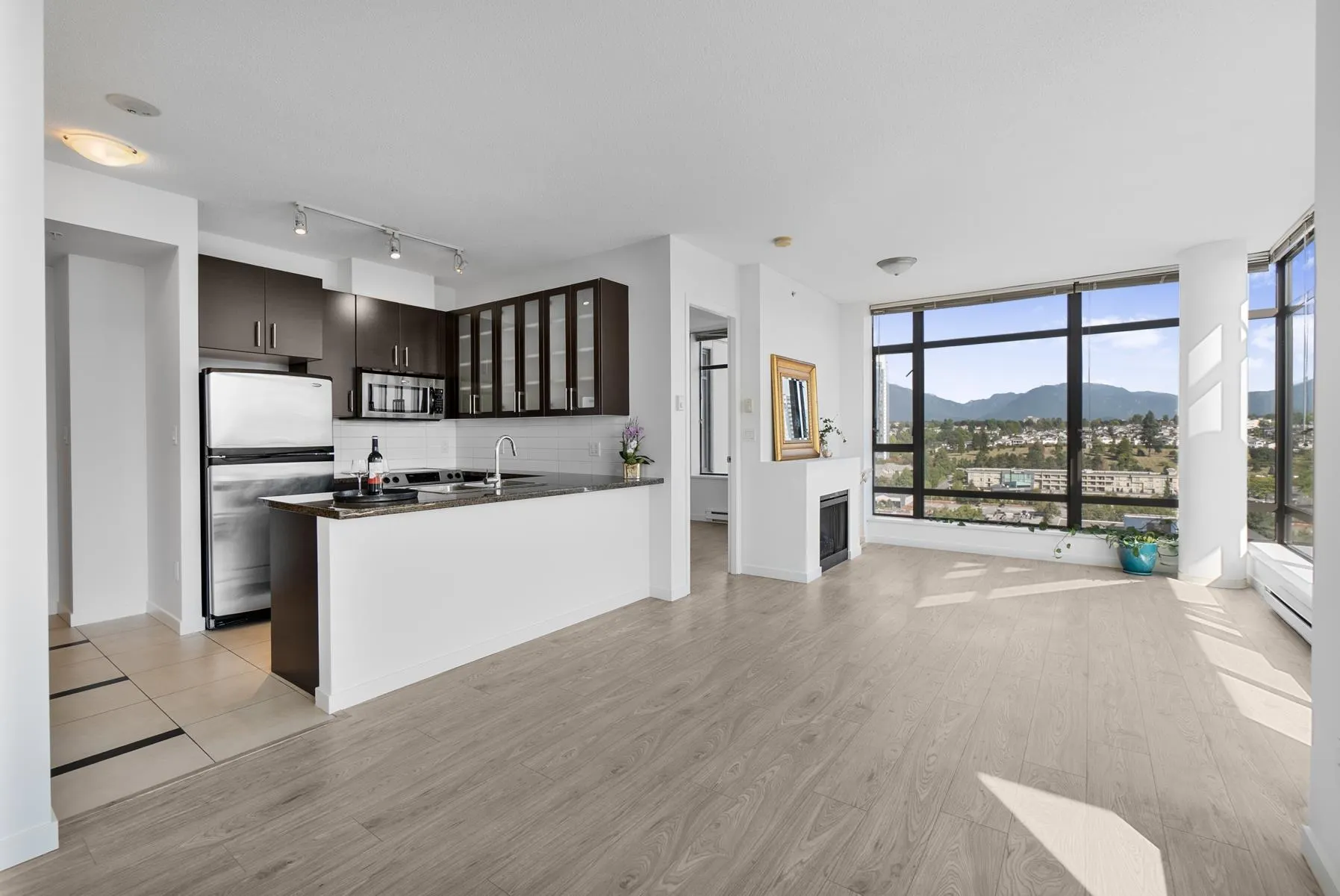 1903 4250 Dawson Street
