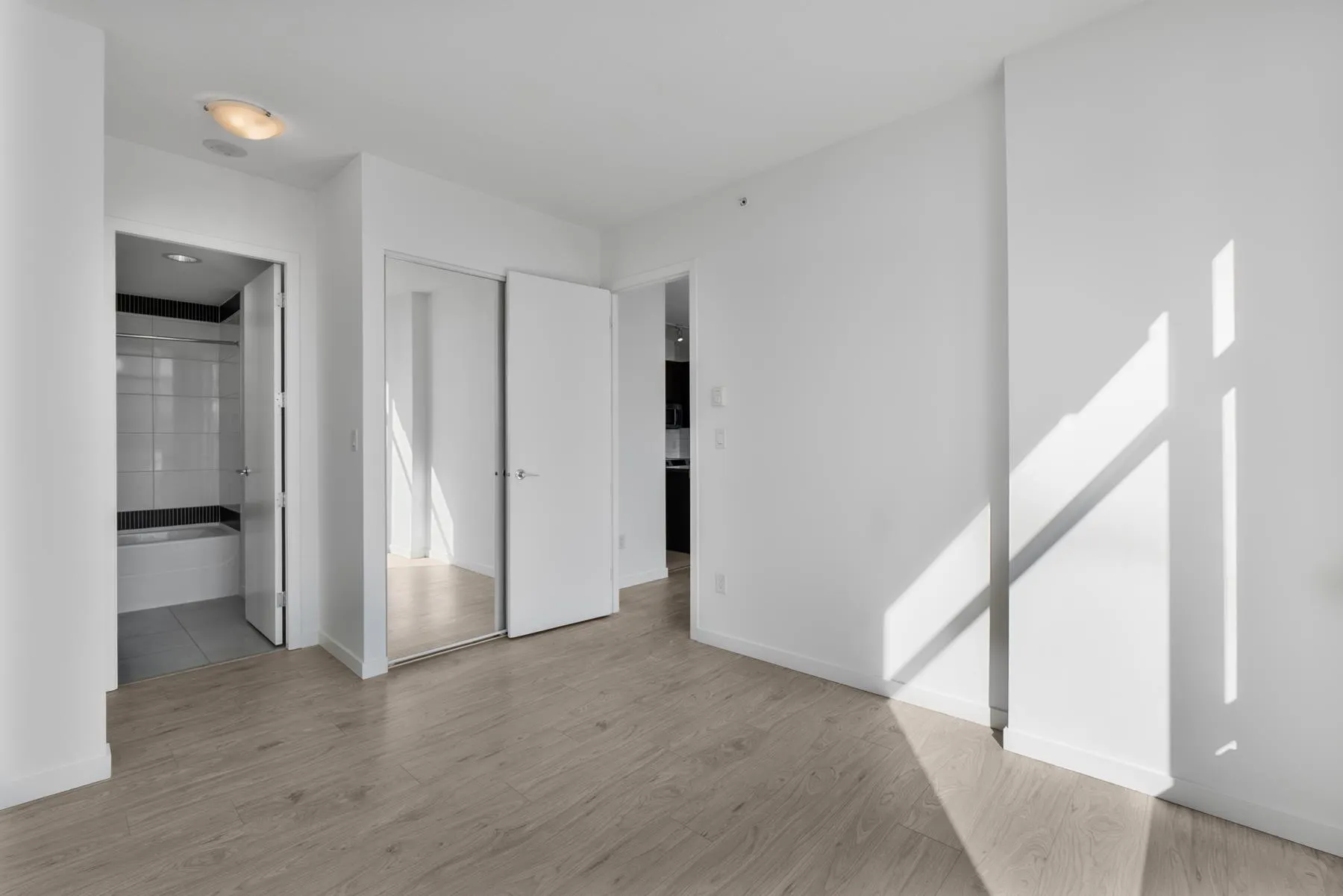 1903 4250 Dawson Street