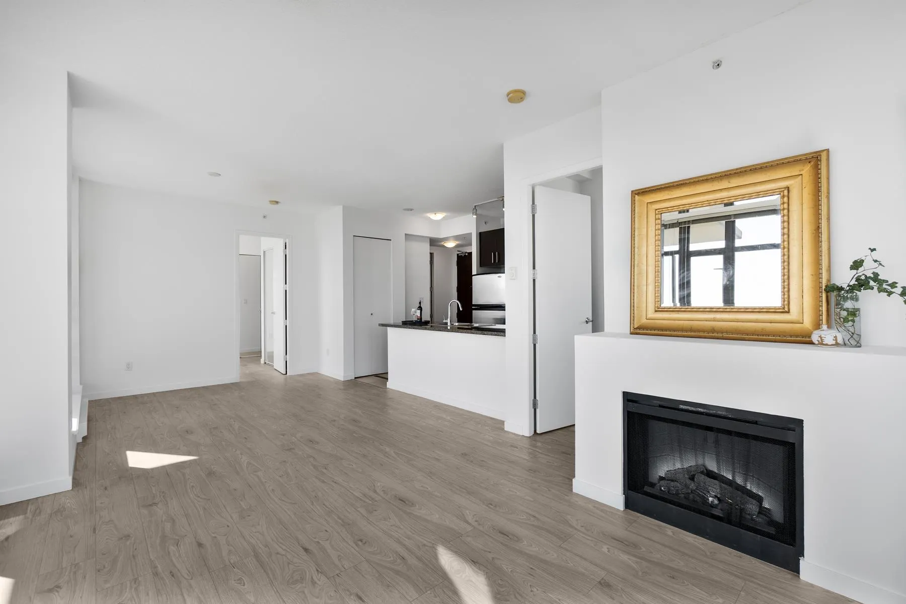 1903 4250 Dawson Street