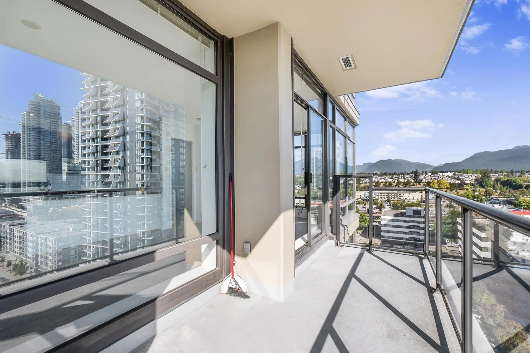1903 4250 Dawson Street
