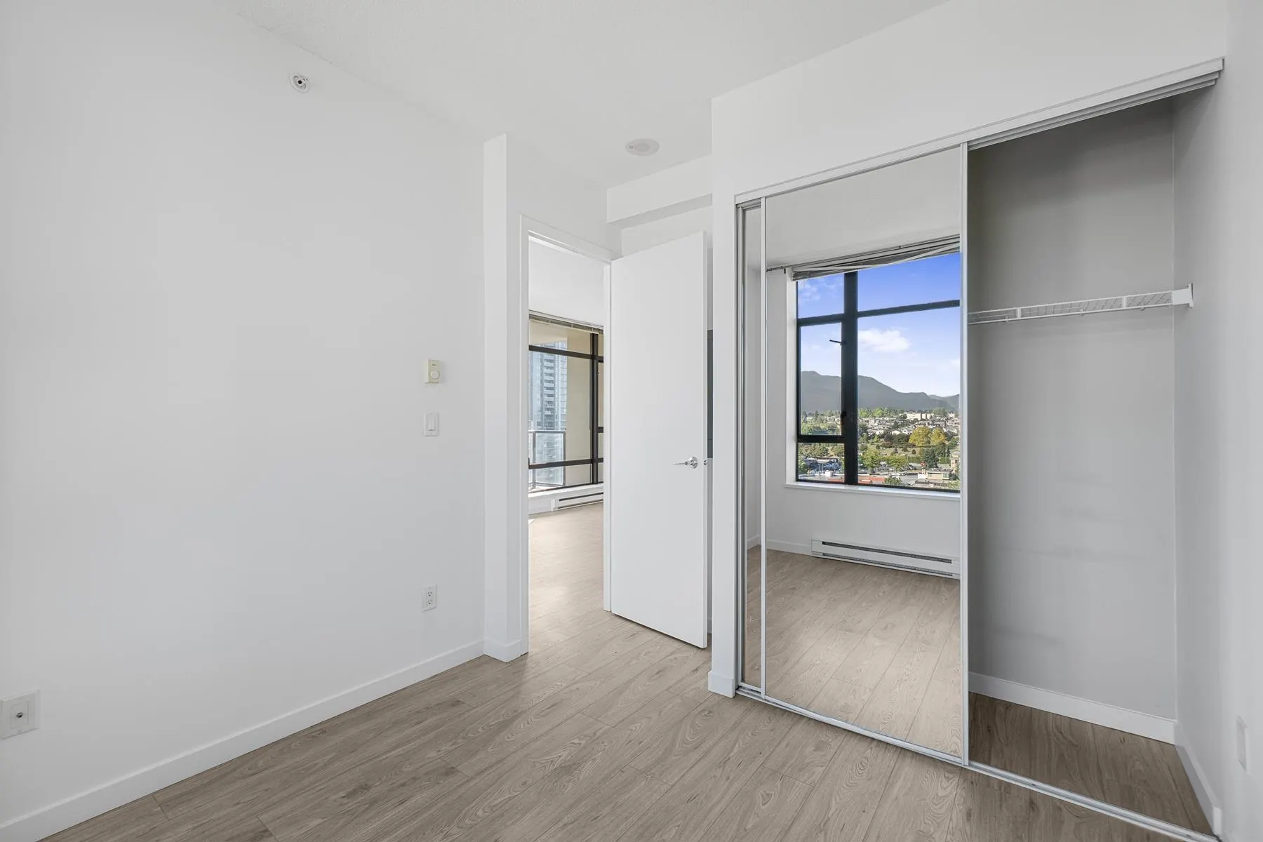 1903 4250 Dawson Street
