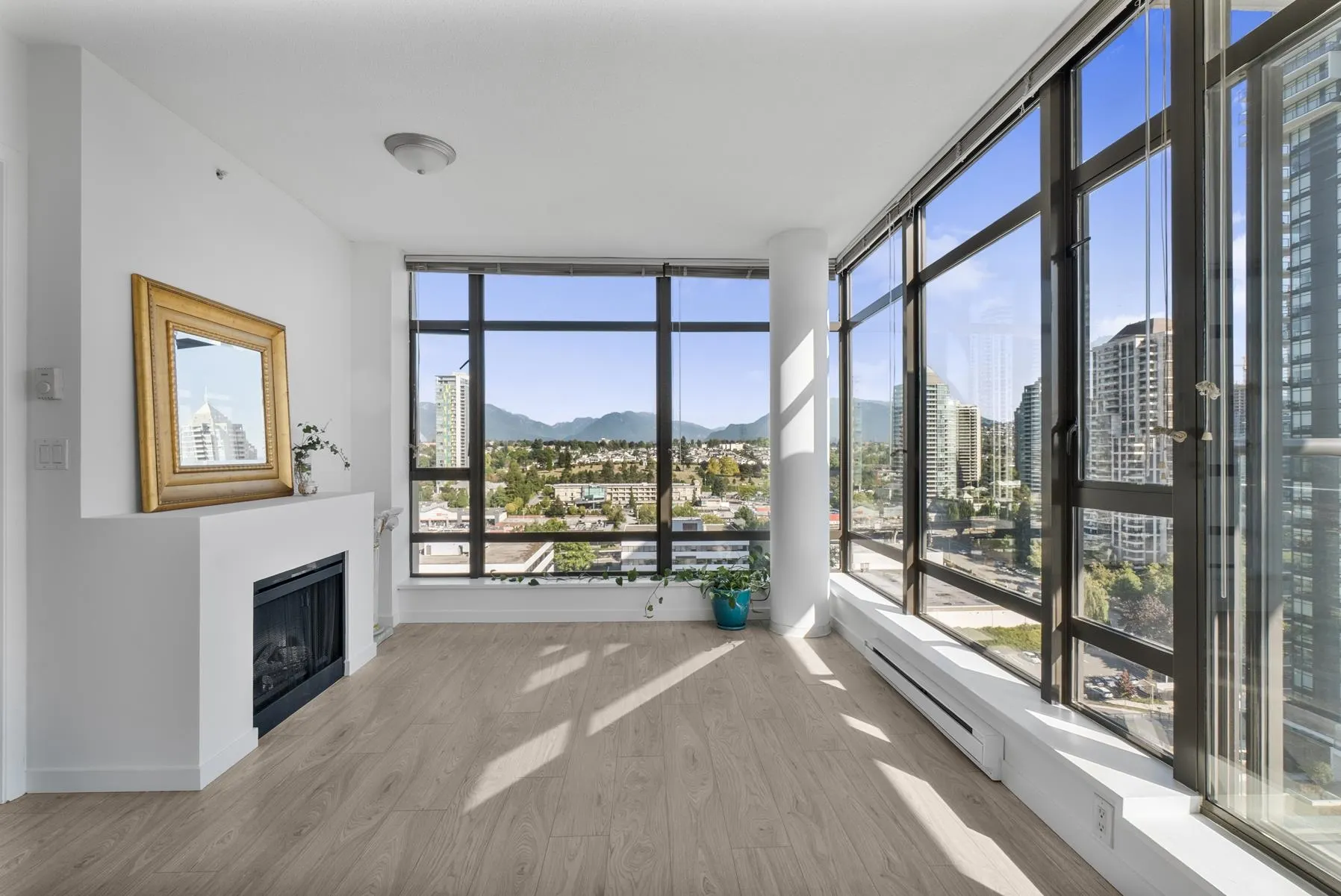 1903 4250 Dawson Street