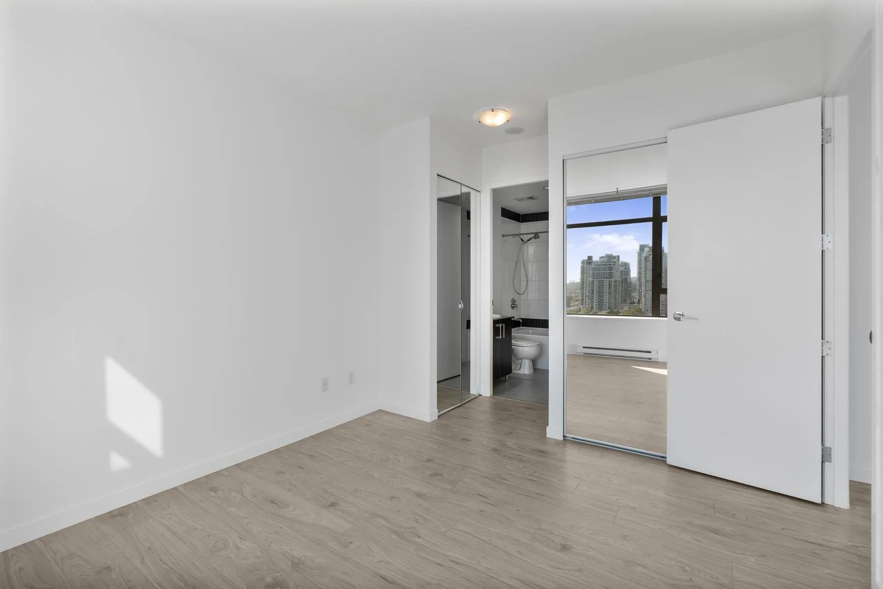 1903 4250 Dawson Street