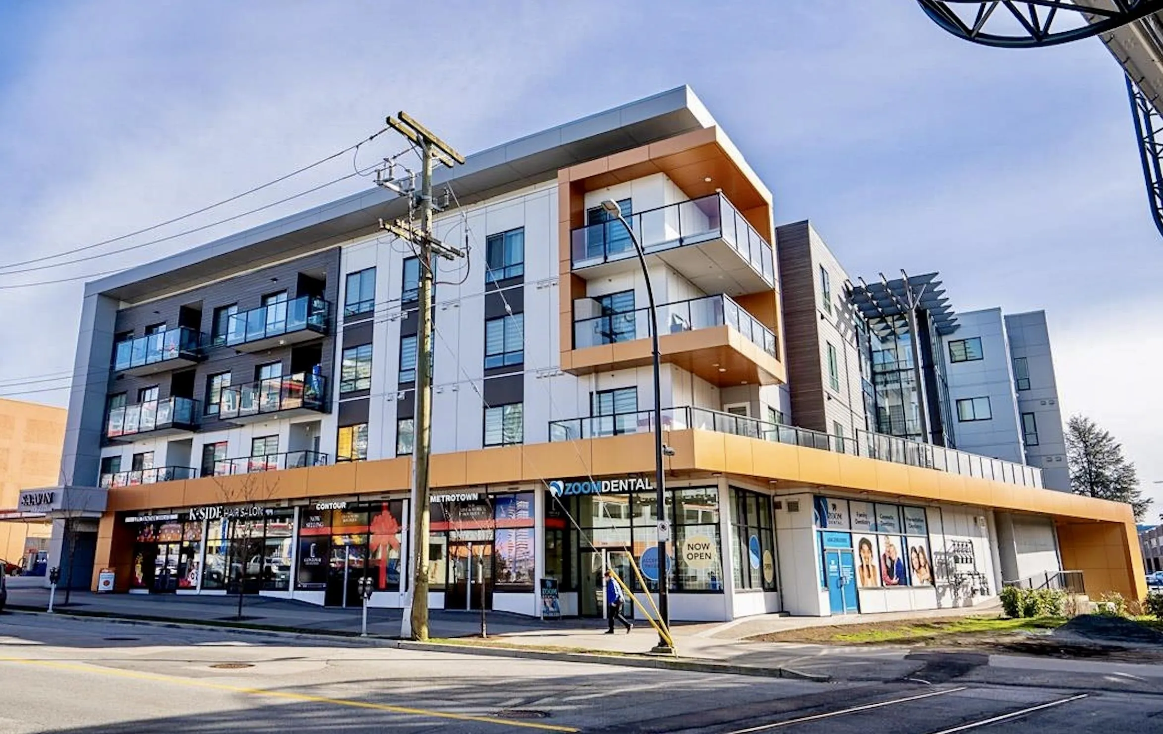 201 6968 Royal Oak Avenue