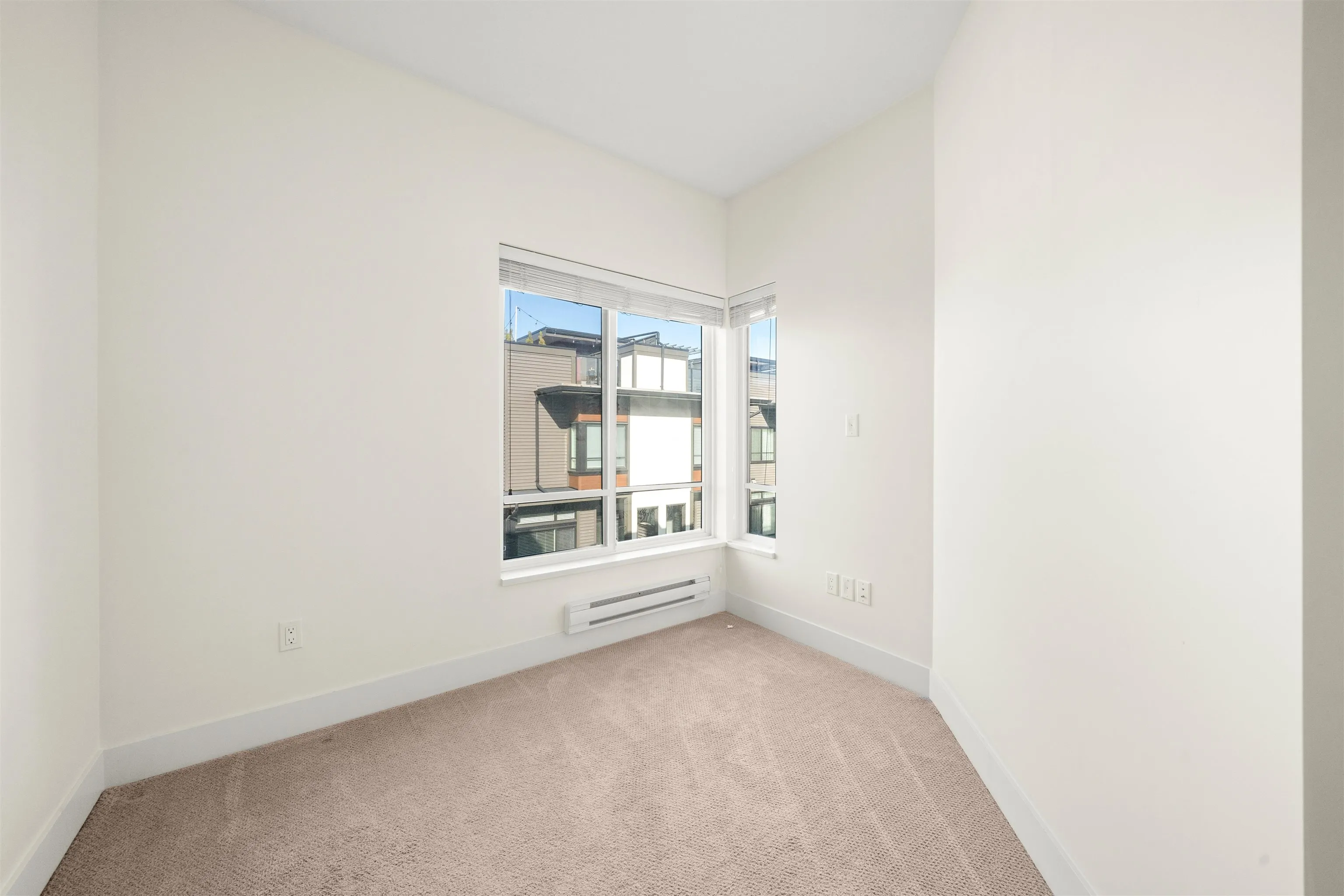 57 7811 209 Street