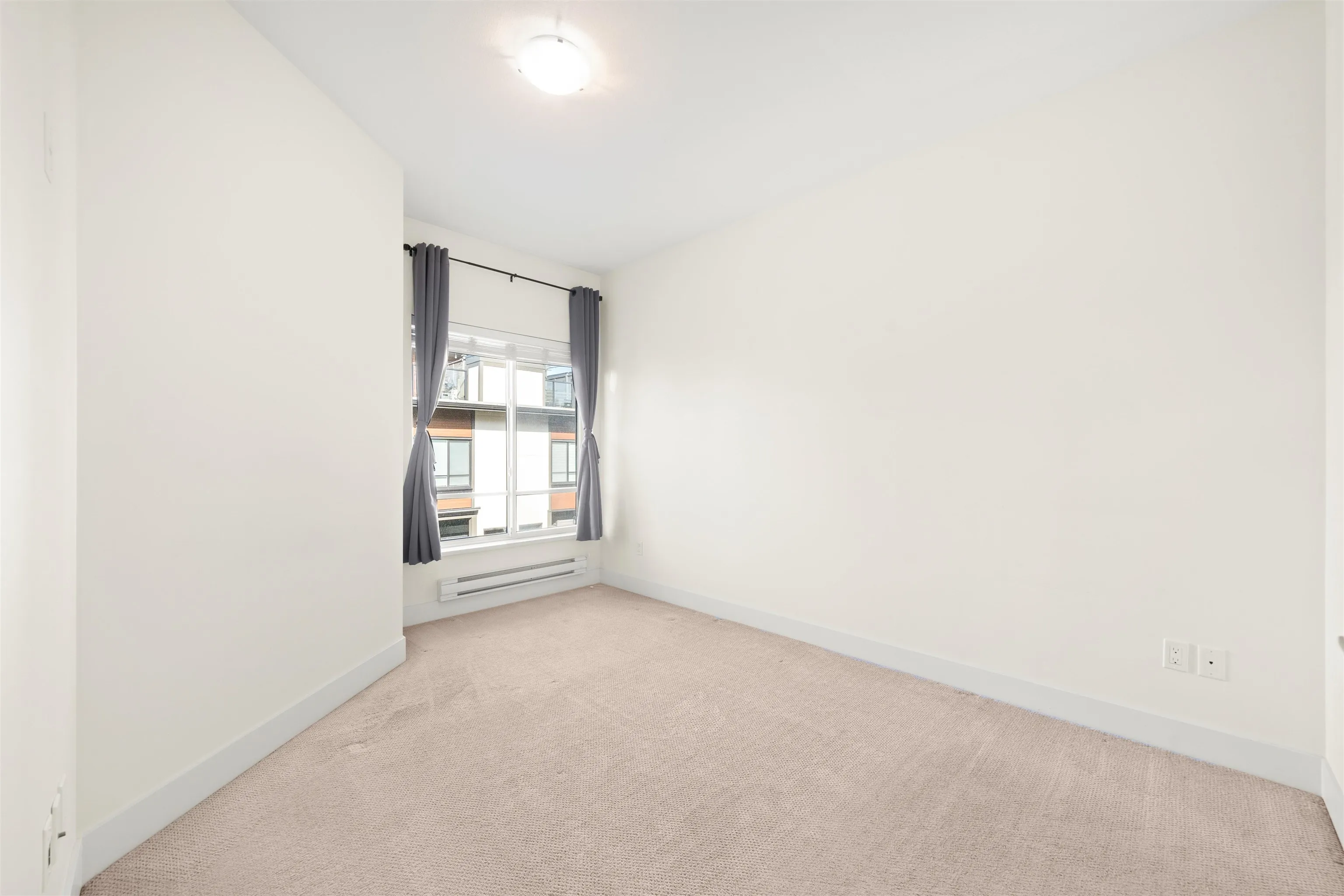57 7811 209 Street