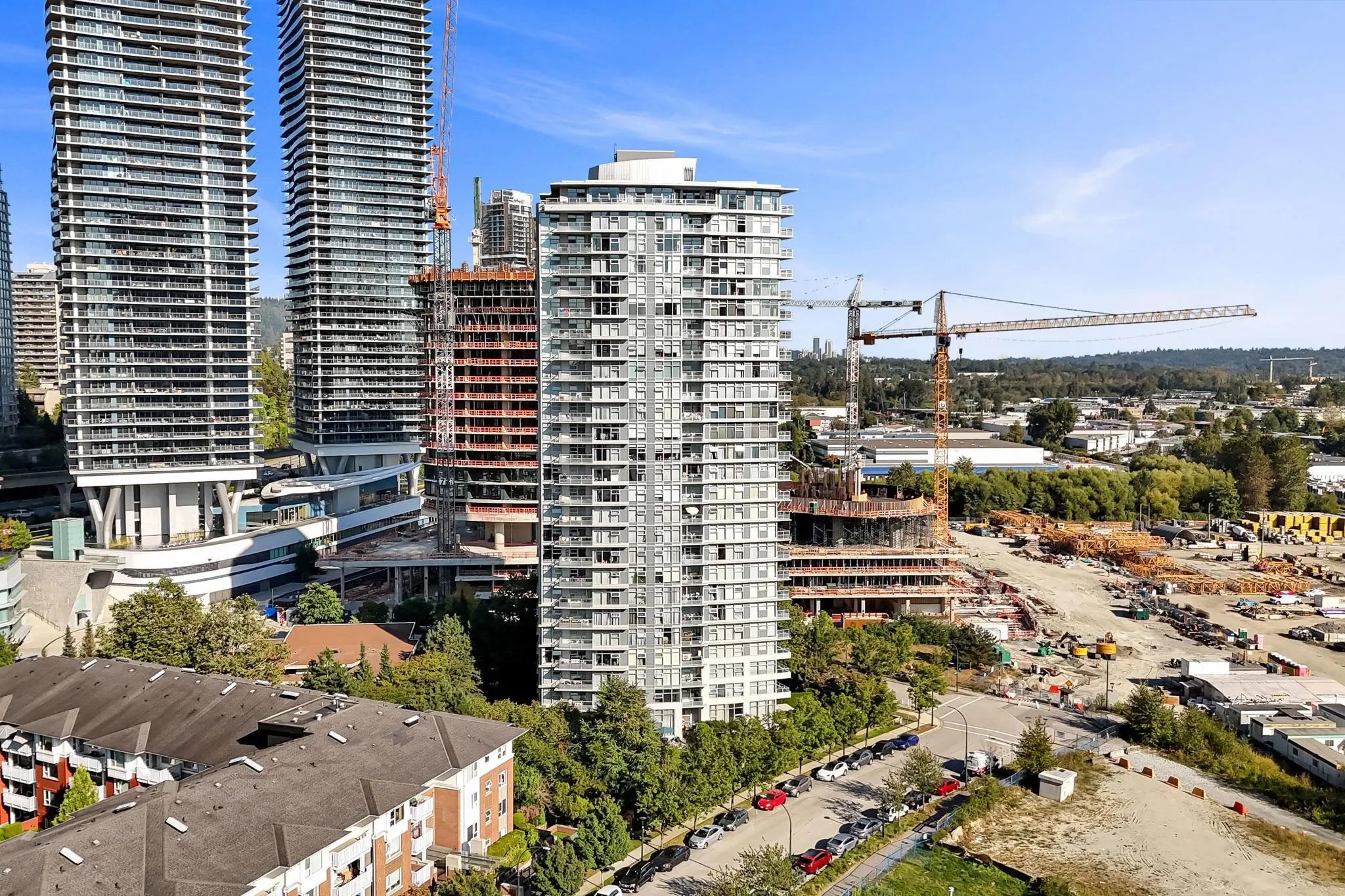 1908 2289 Yukon Crescent
