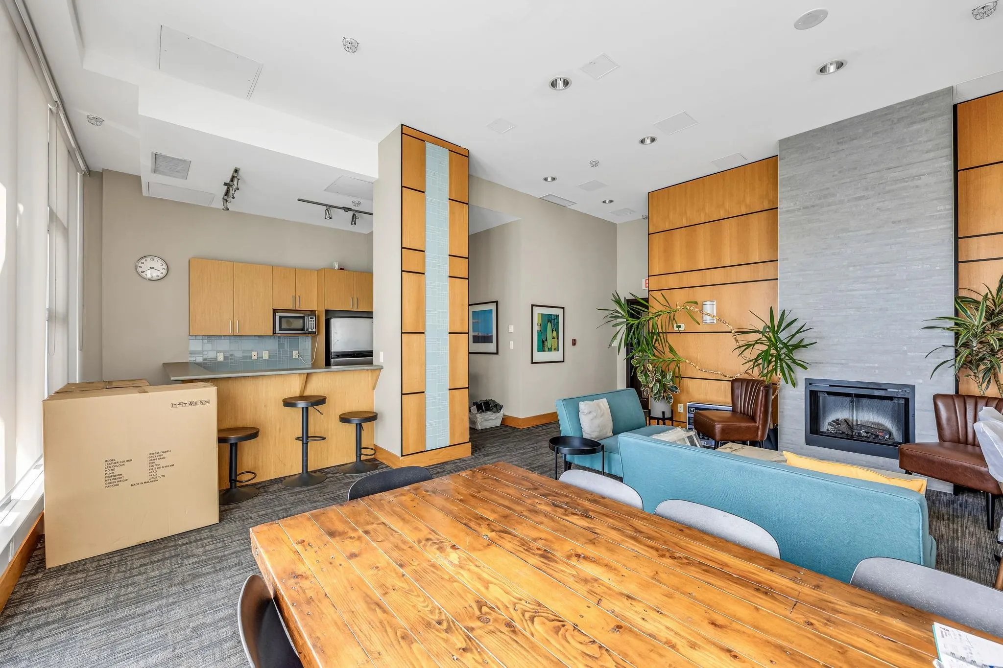 1908 2289 Yukon Crescent