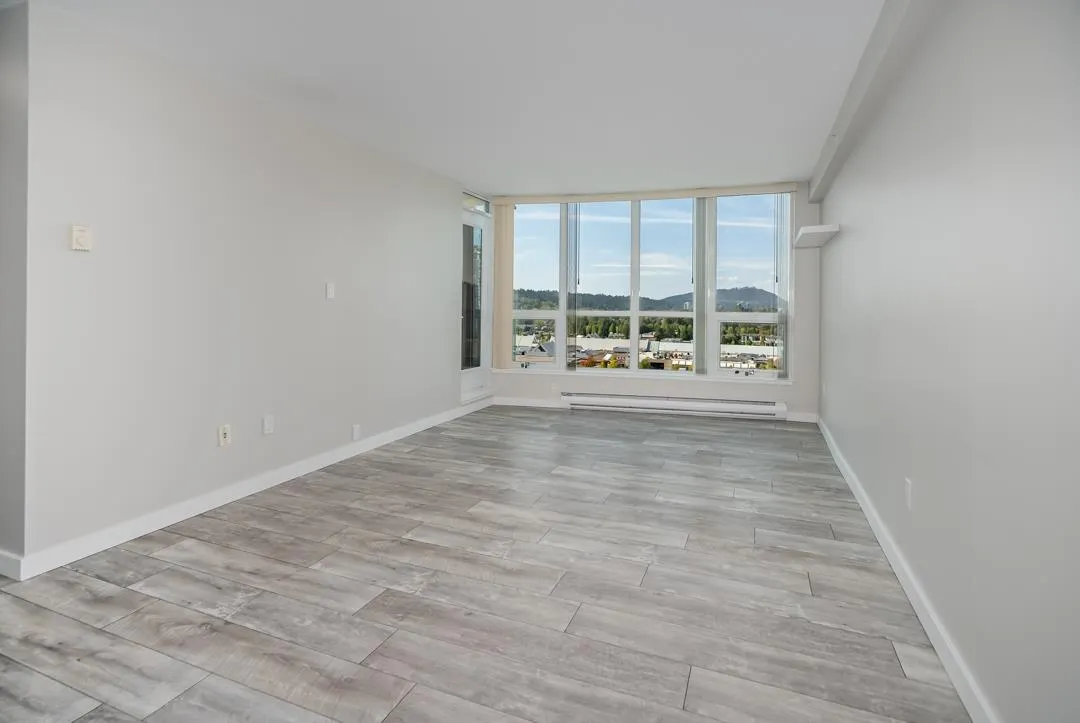 1607 1148 Heffley Crescent