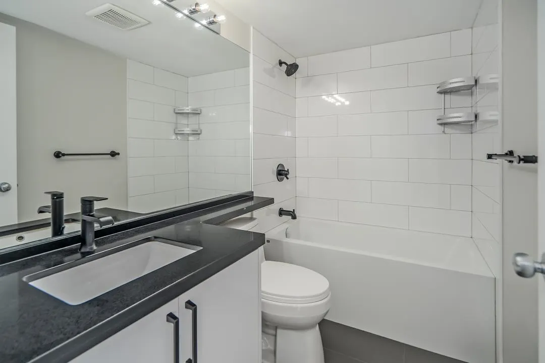 1607 1148 Heffley Crescent