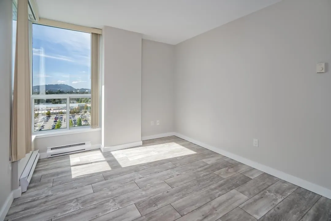 1607 1148 Heffley Crescent