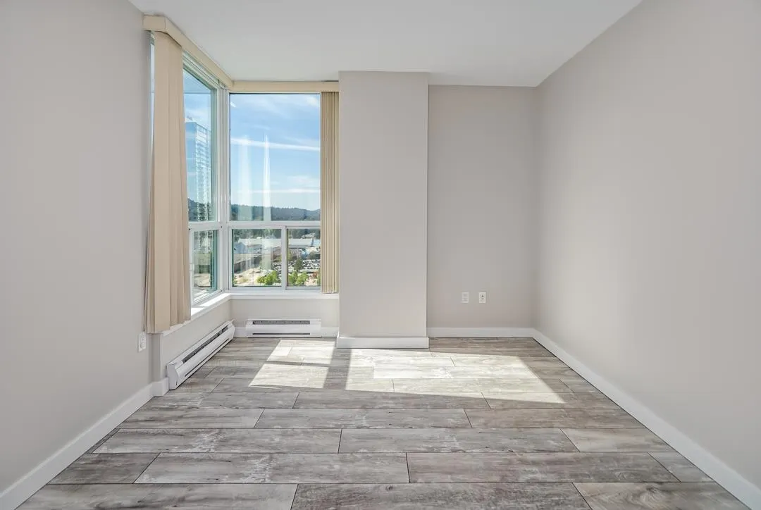 1607 1148 Heffley Crescent