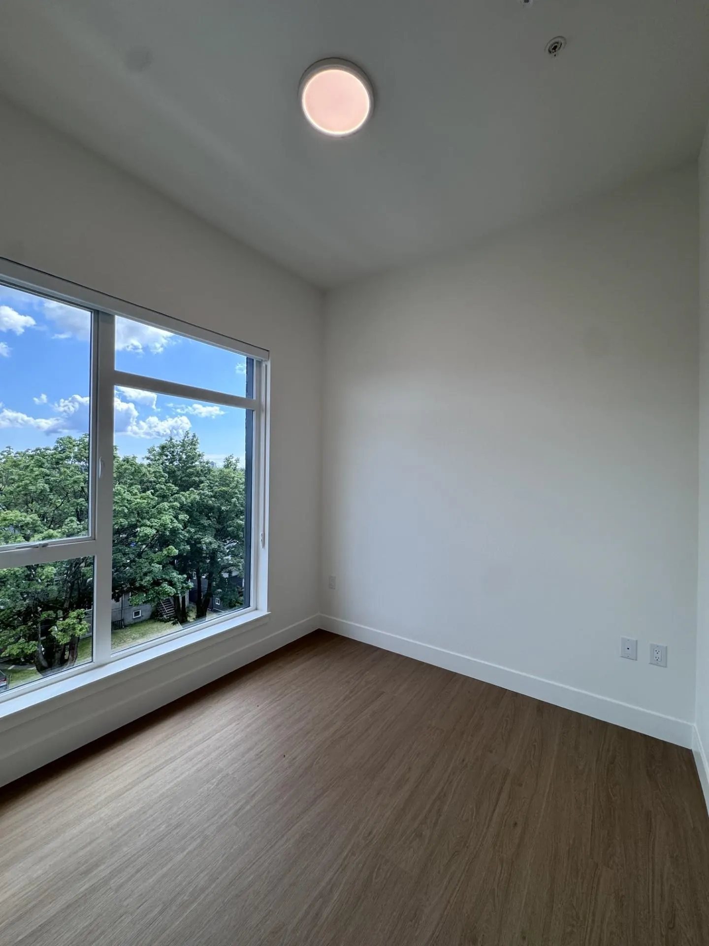 503 2235 E Broadway