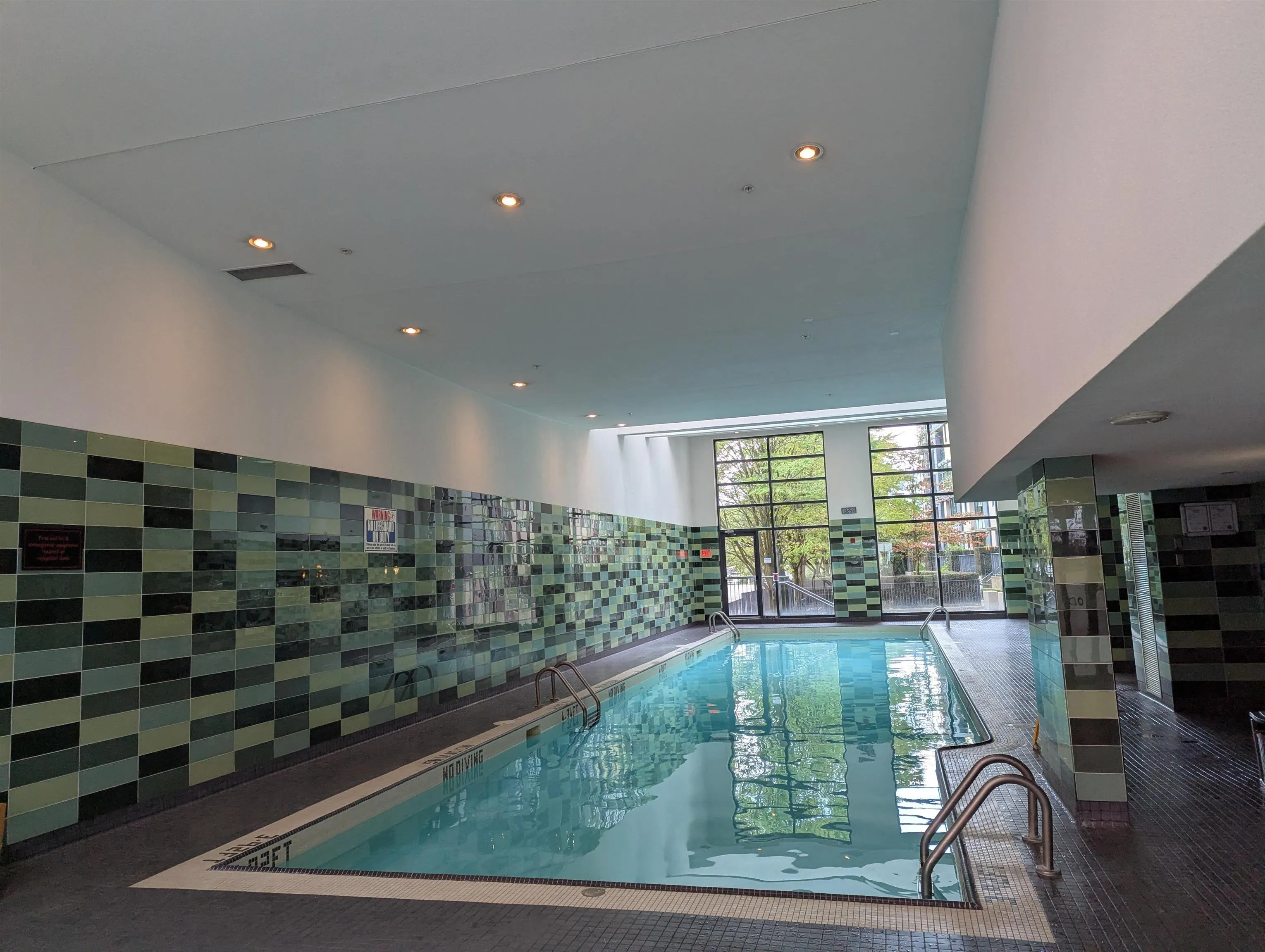 503 8 Smithe Mews