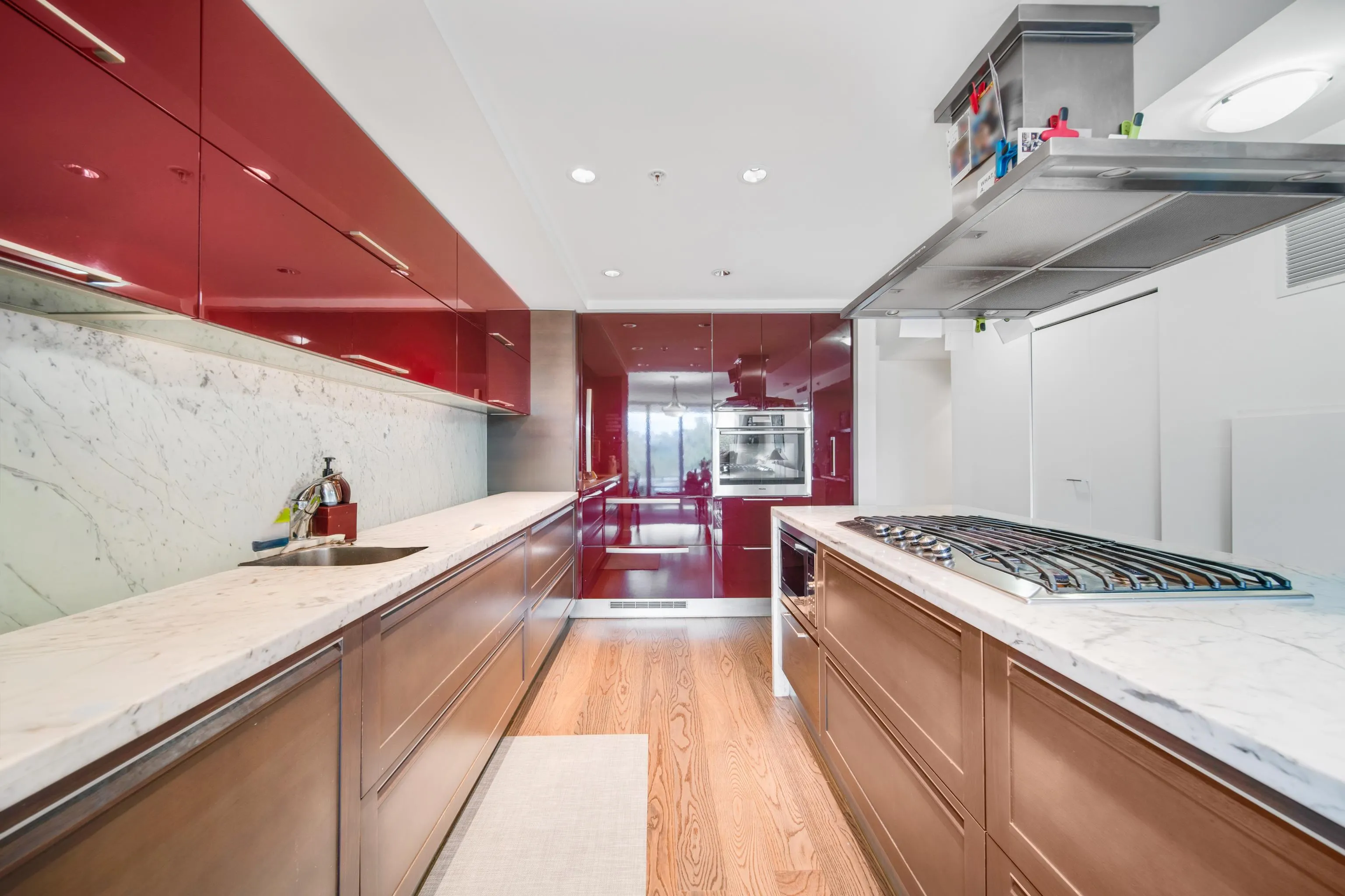 503 8 Smithe Mews
