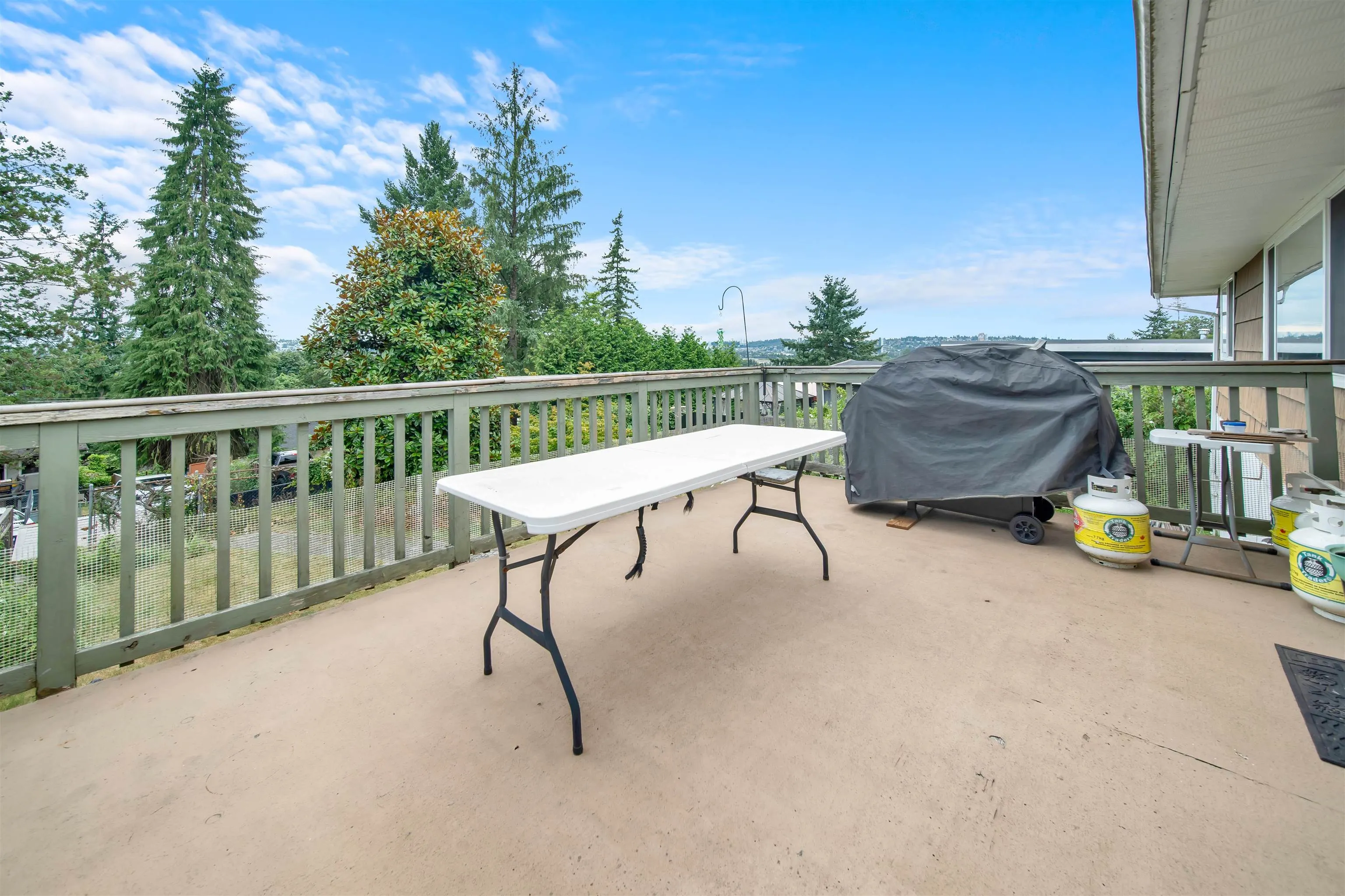 320 Seaforth Crescent