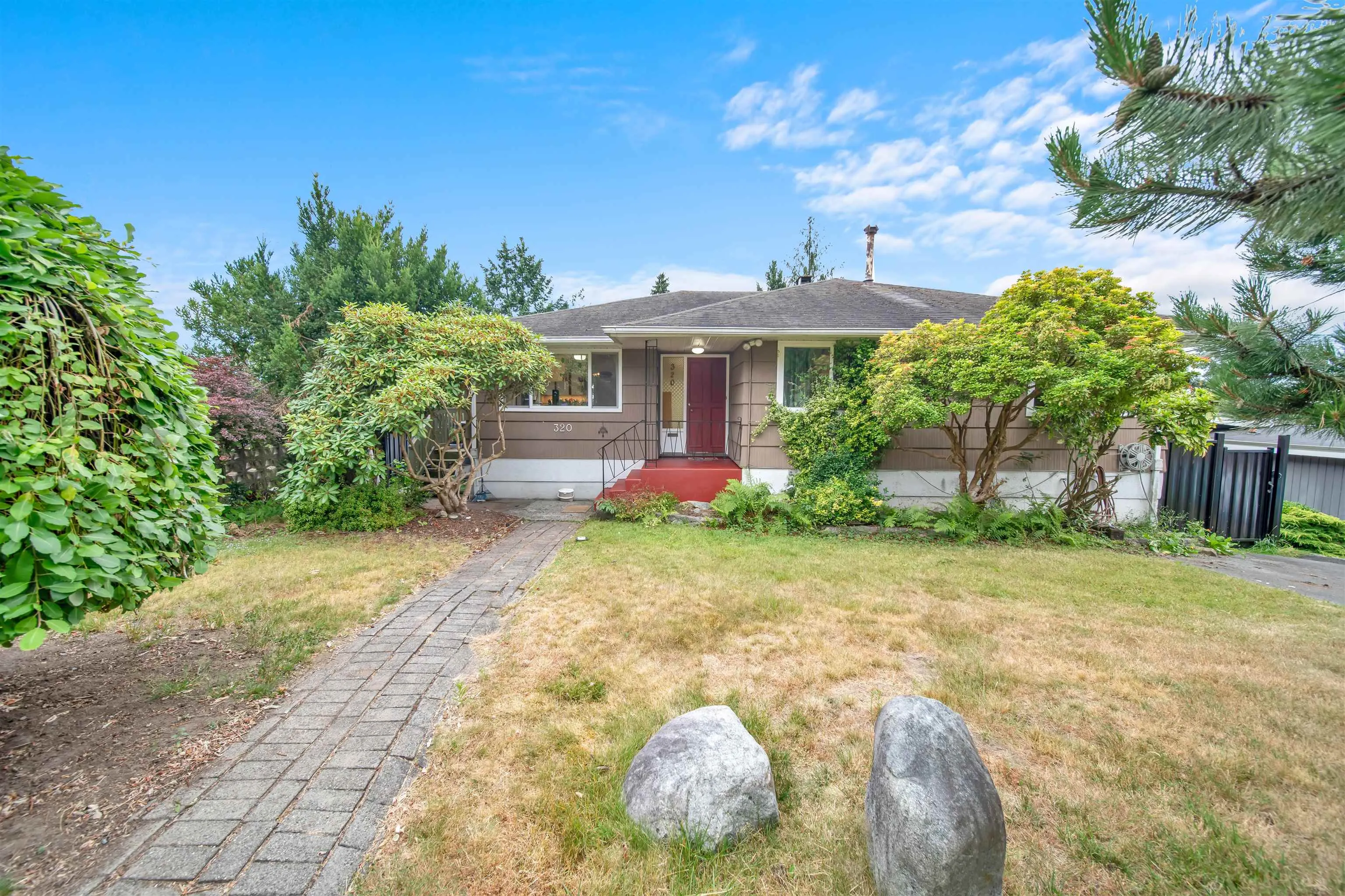 320 Seaforth Crescent