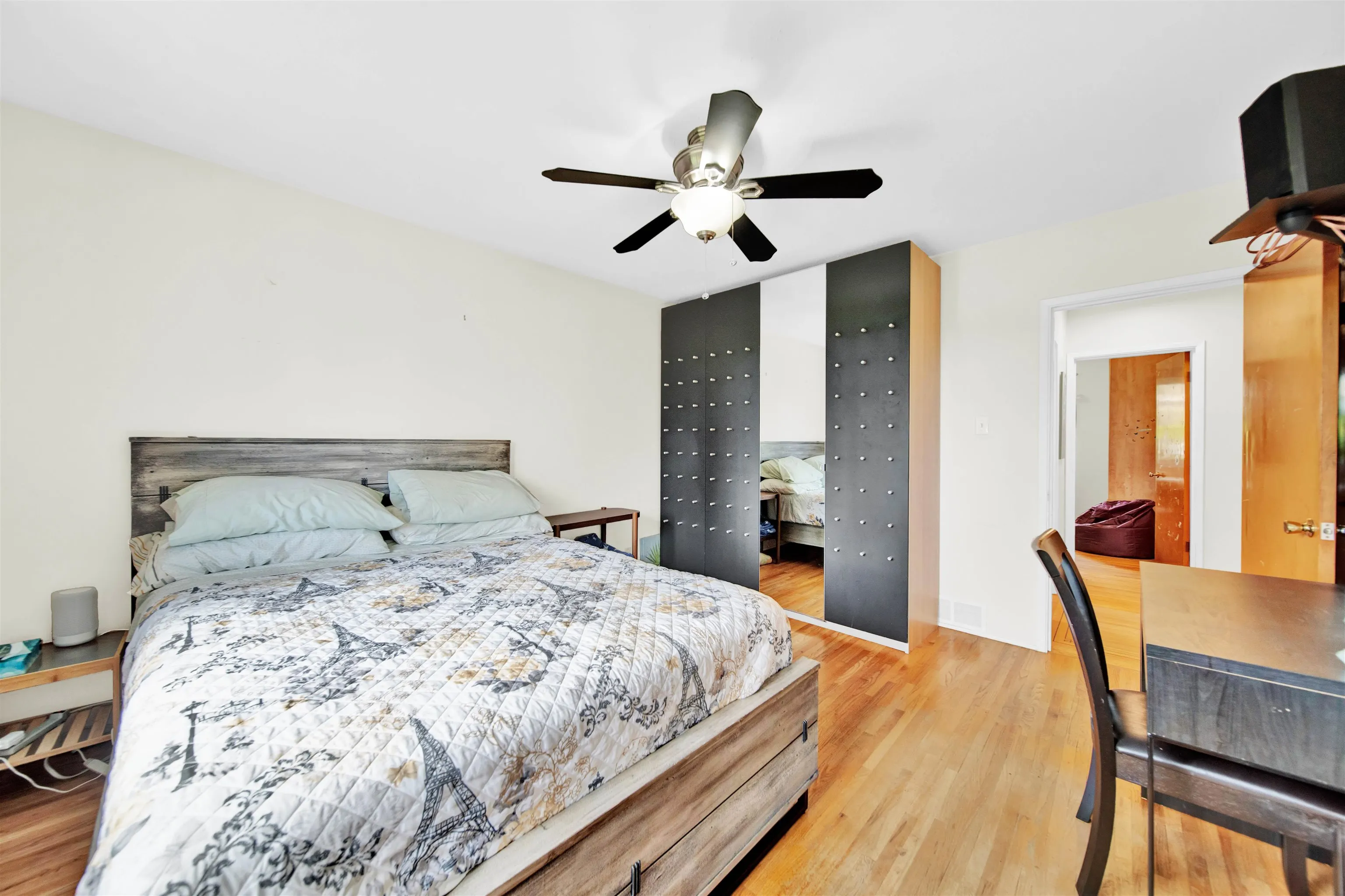 320 Seaforth Crescent