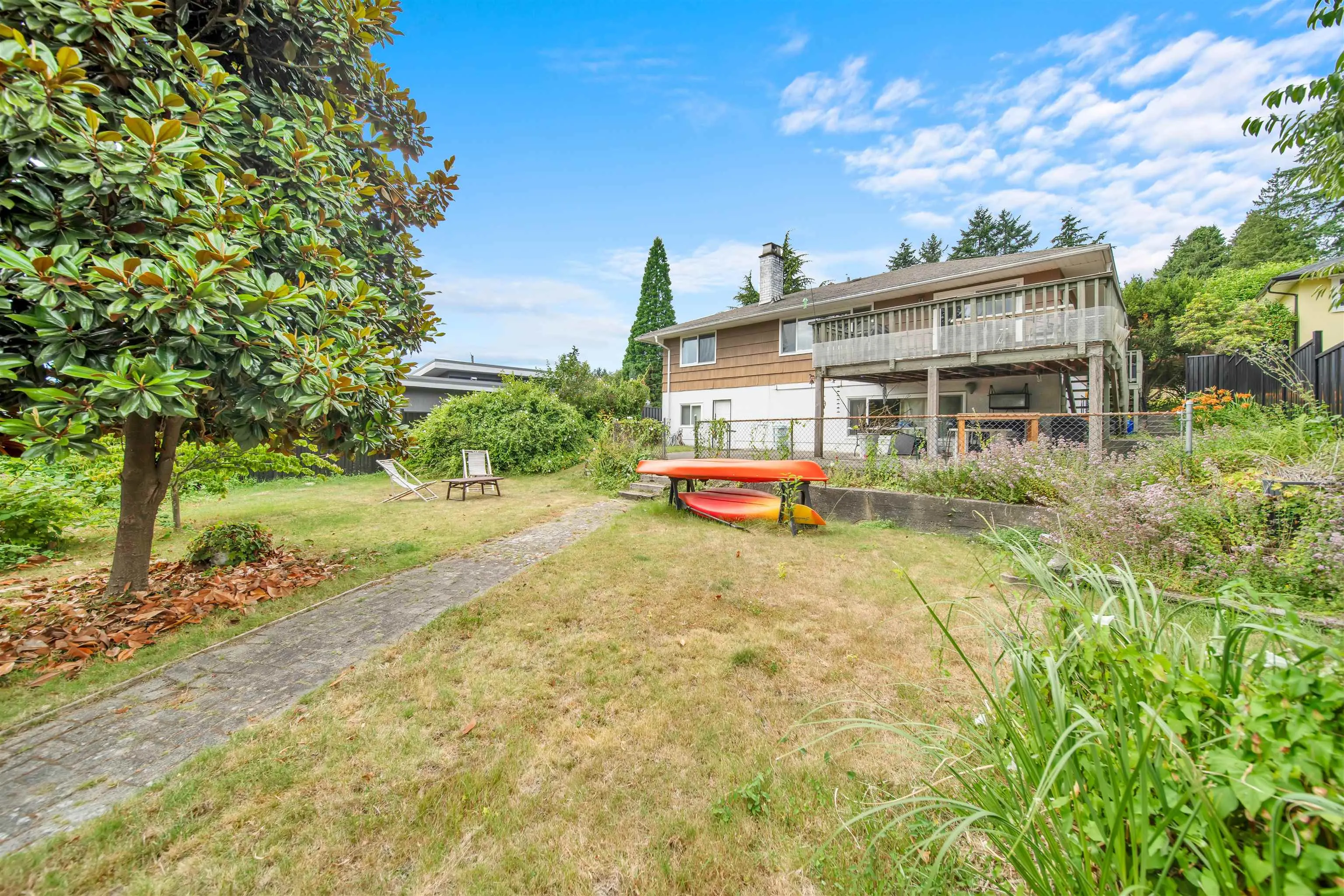 320 Seaforth Crescent