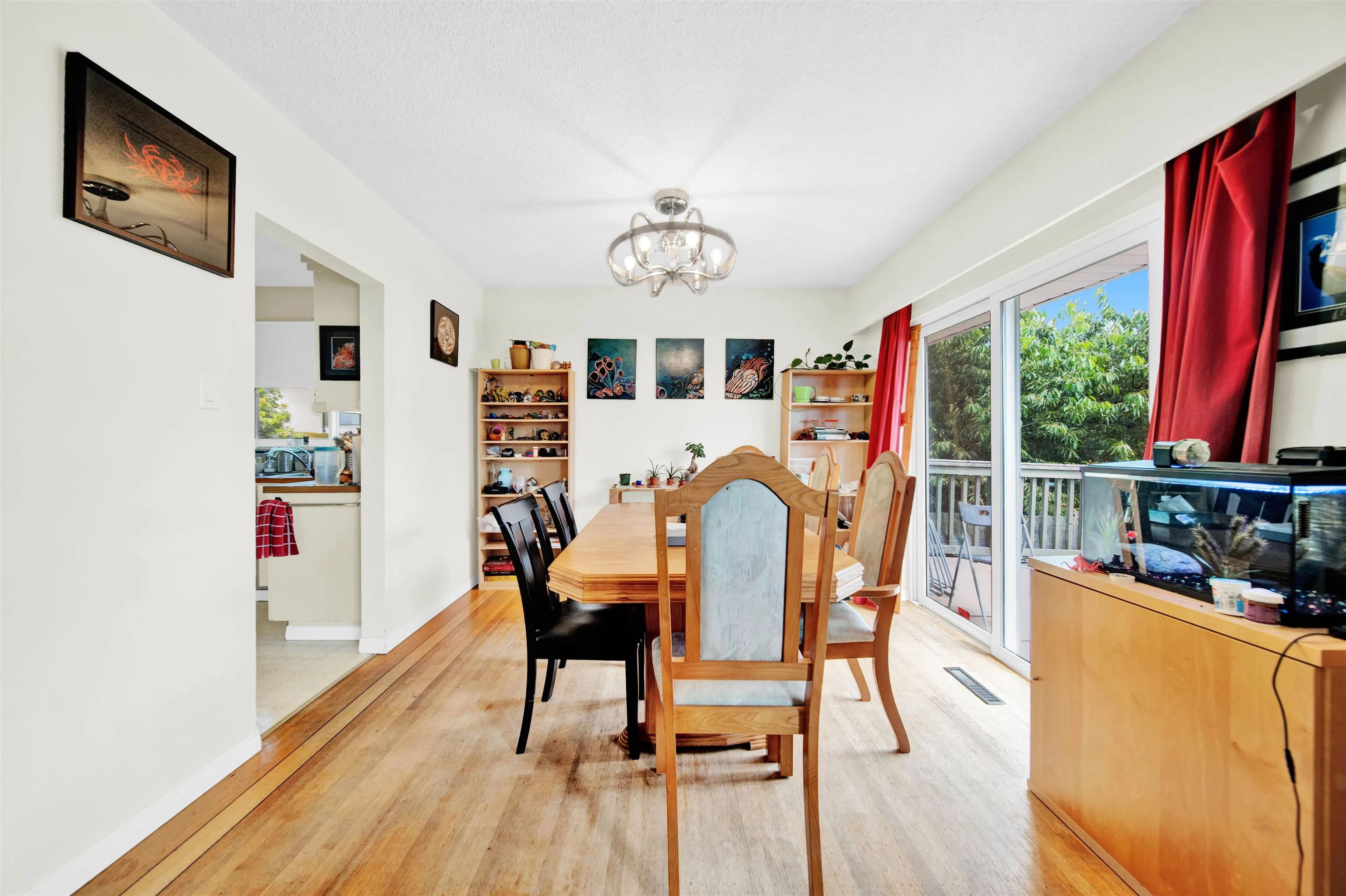 320 Seaforth Crescent