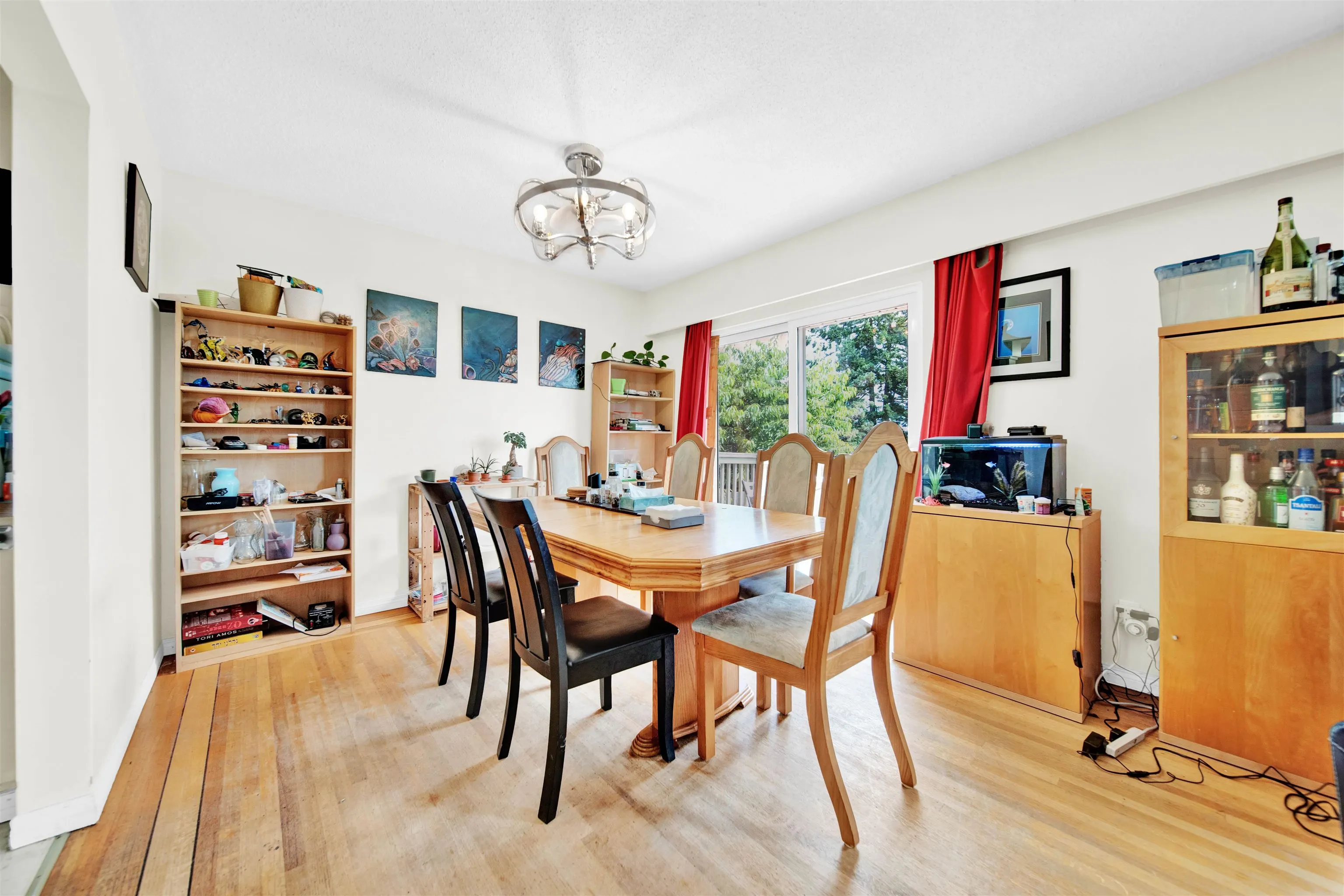 320 Seaforth Crescent