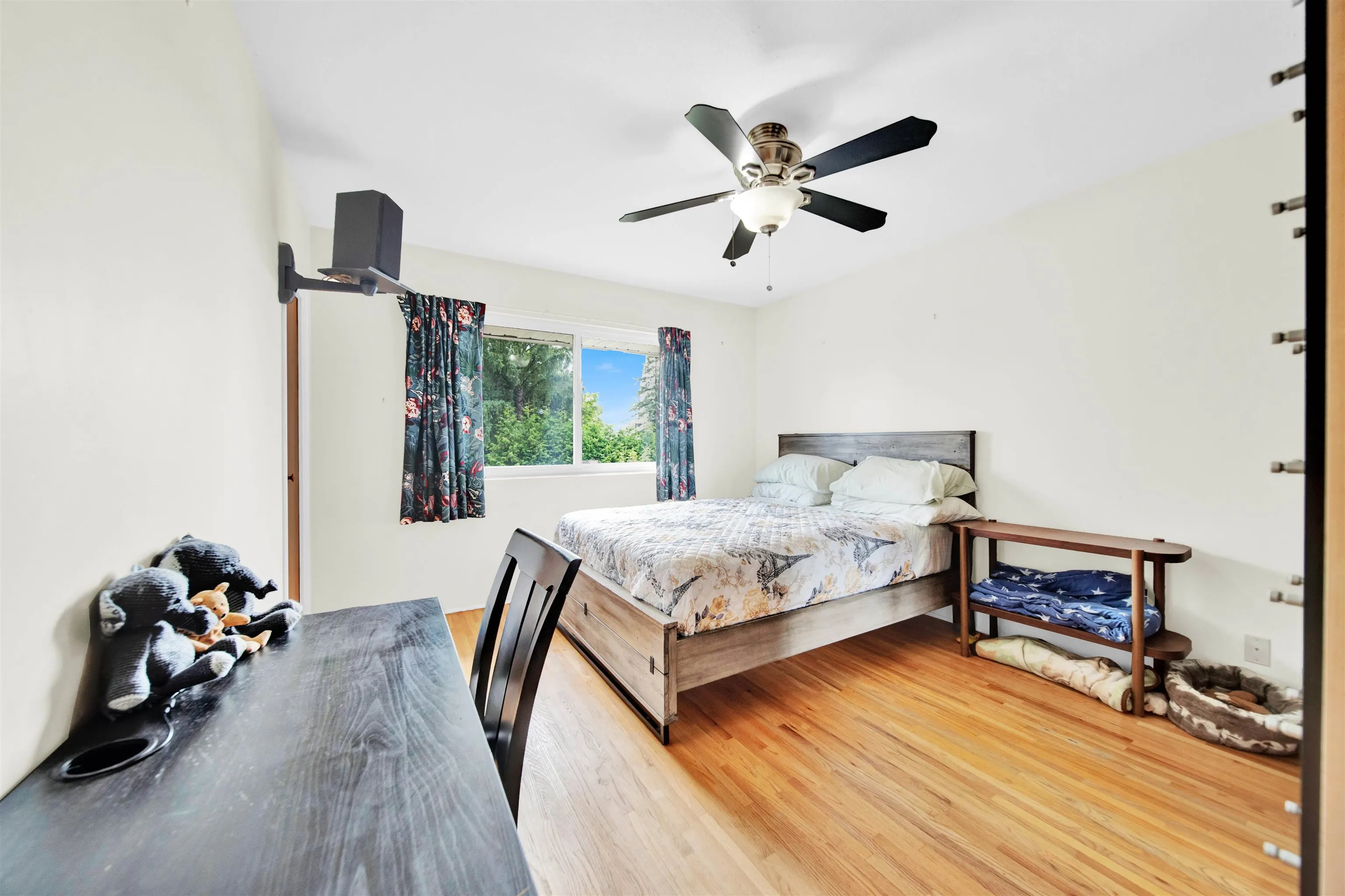 320 Seaforth Crescent